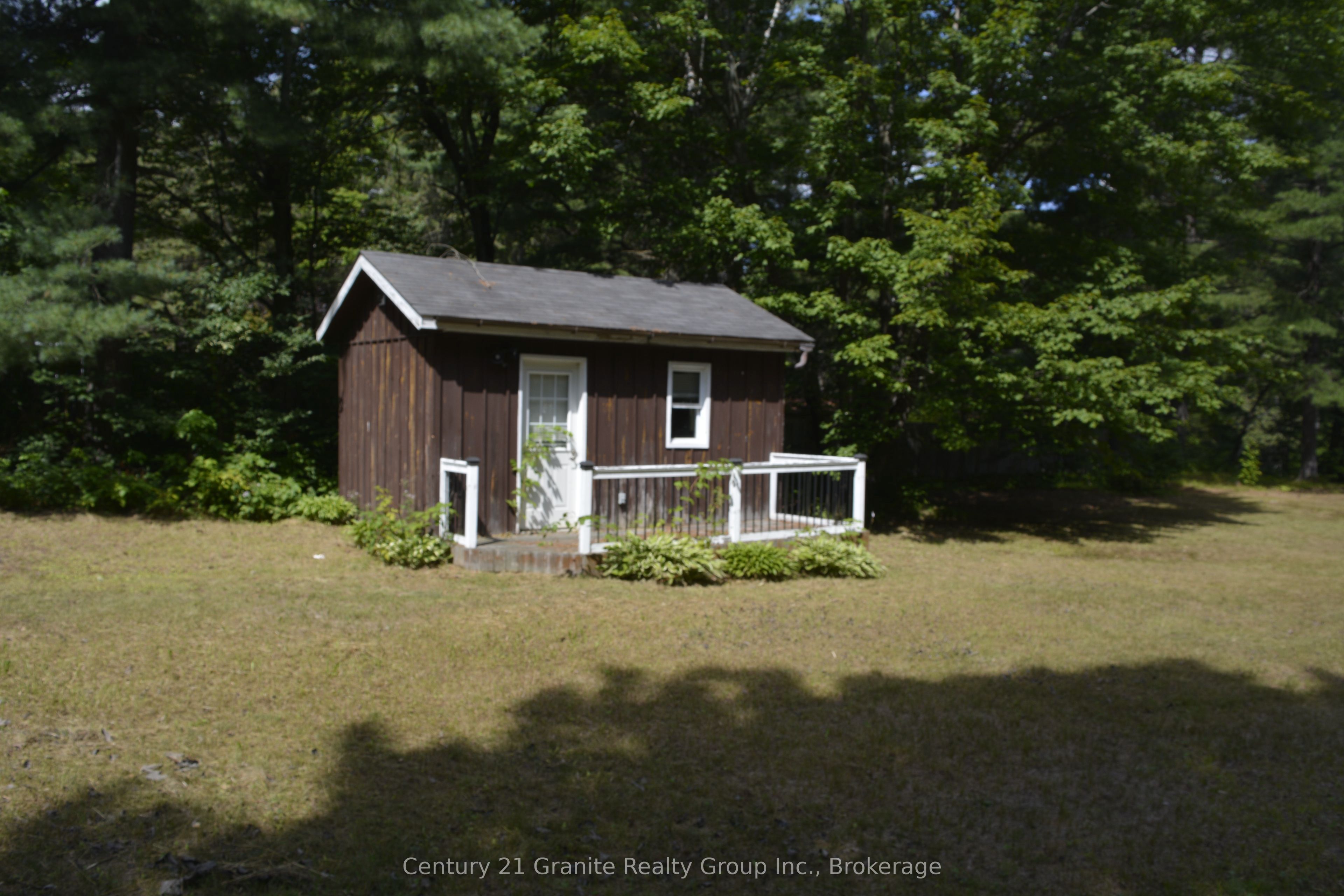 205 Glory Road Property Photo 3