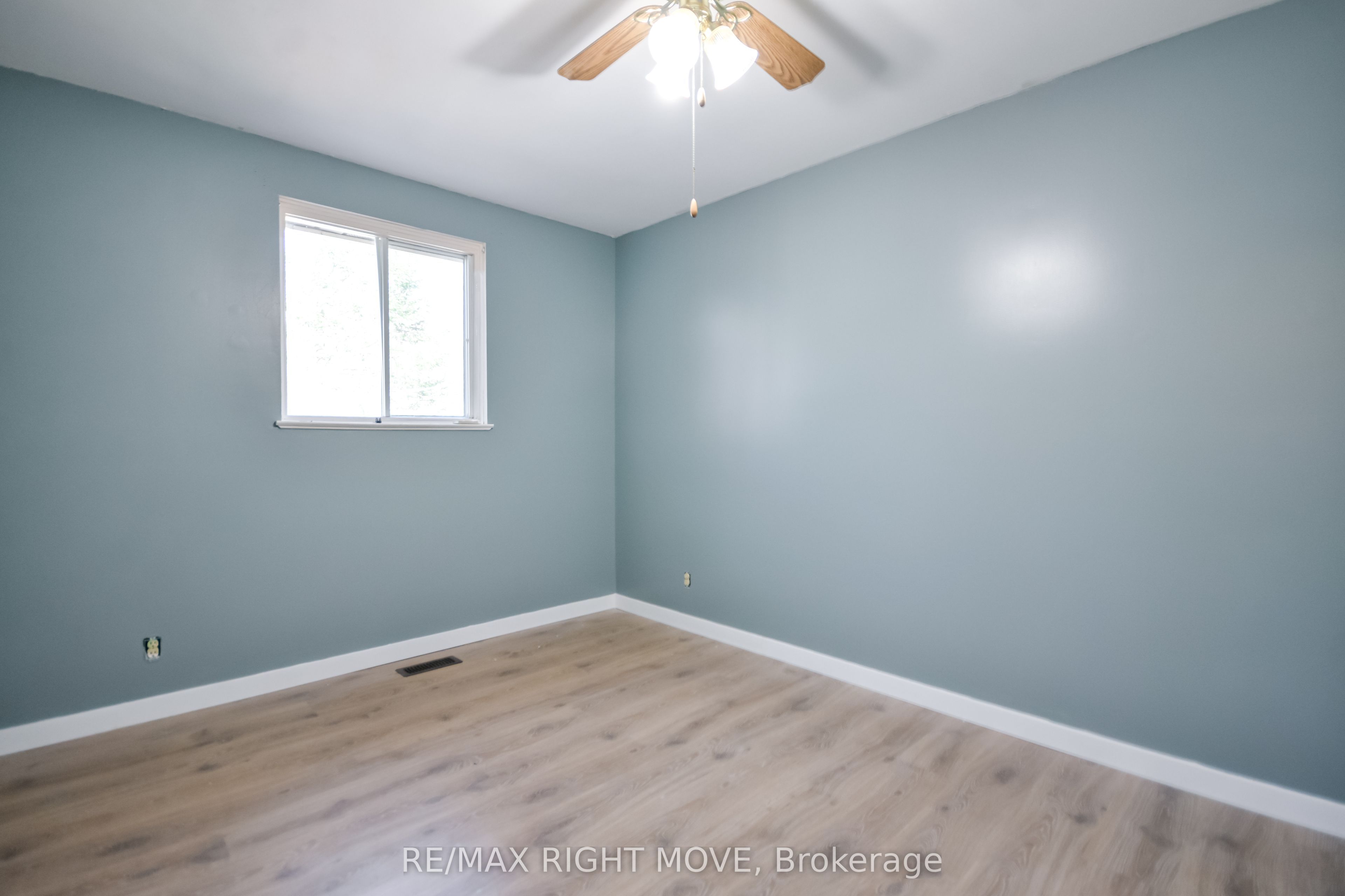 162 Pratt Crescent Property Photo 14