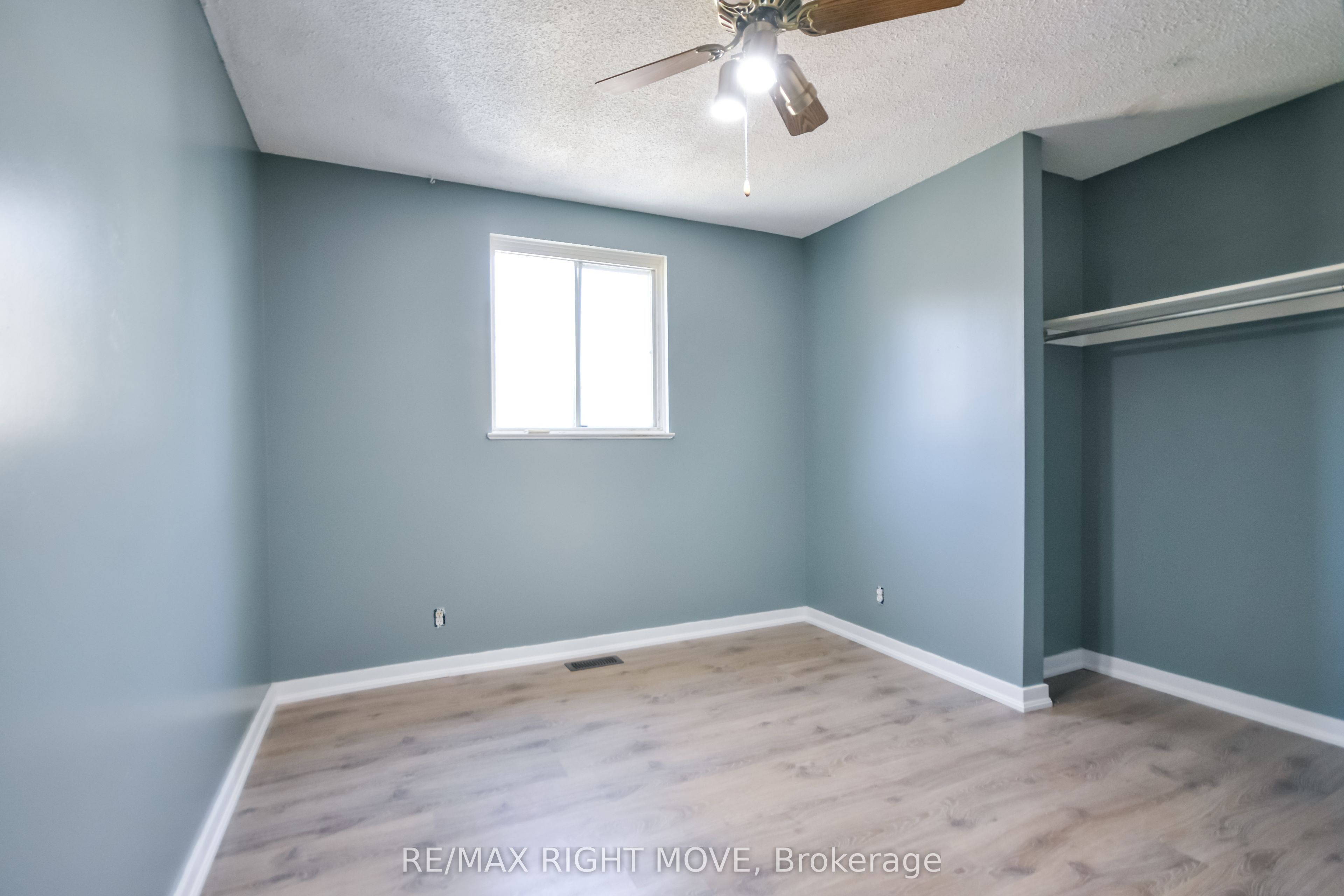 162 Pratt Crescent Property Photo 16