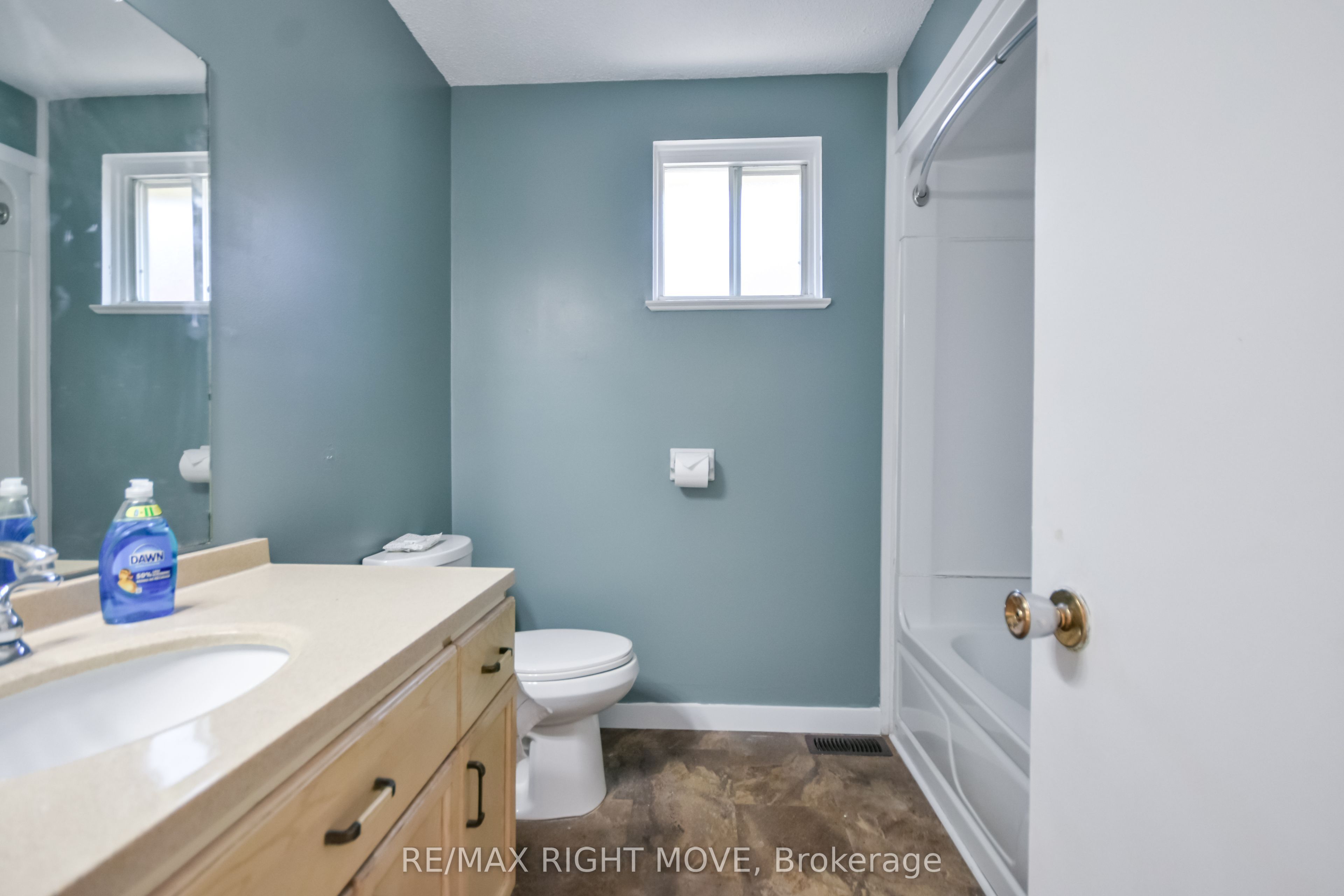 162 Pratt Crescent Property Photo 17