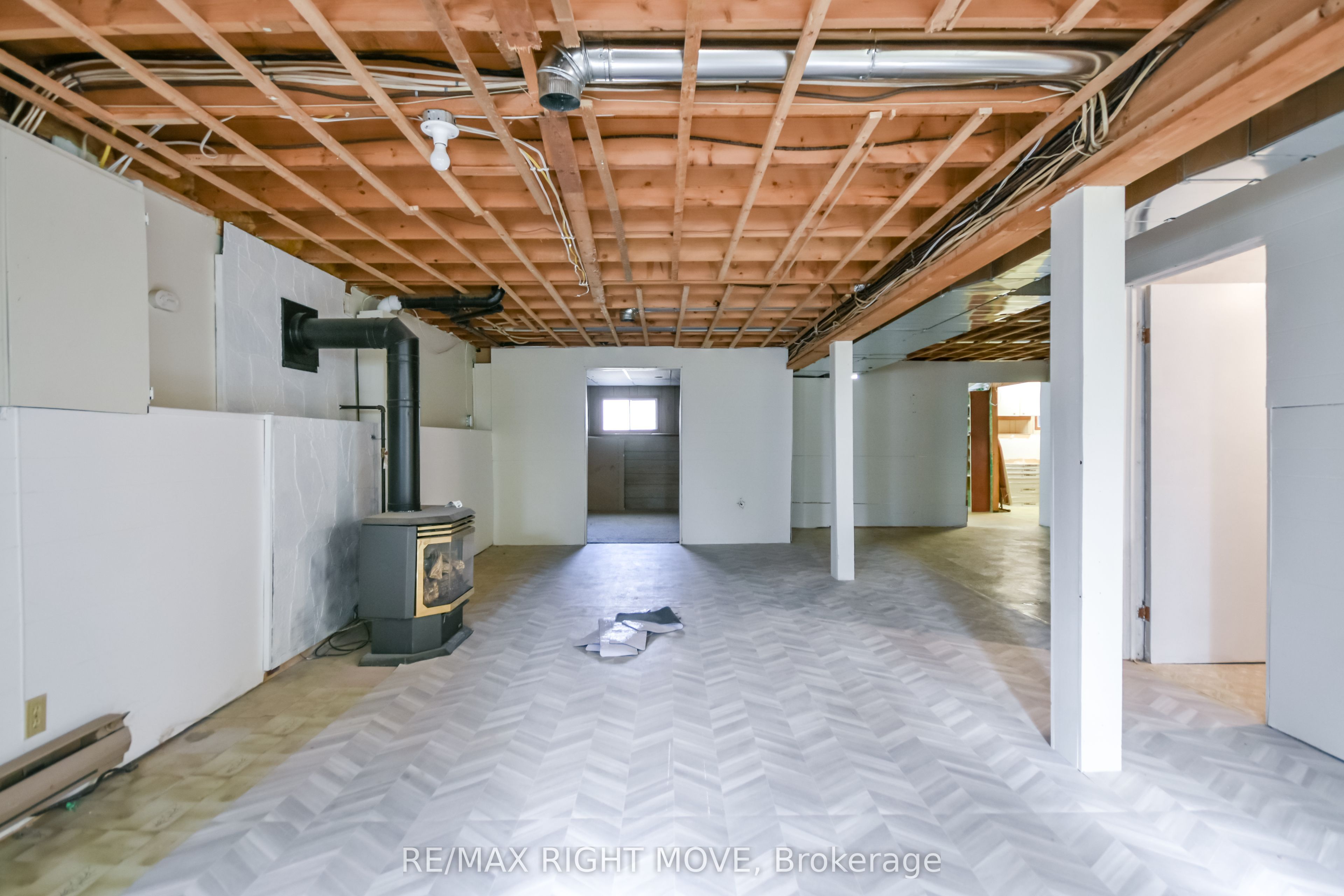 162 Pratt Crescent Property Photo 25