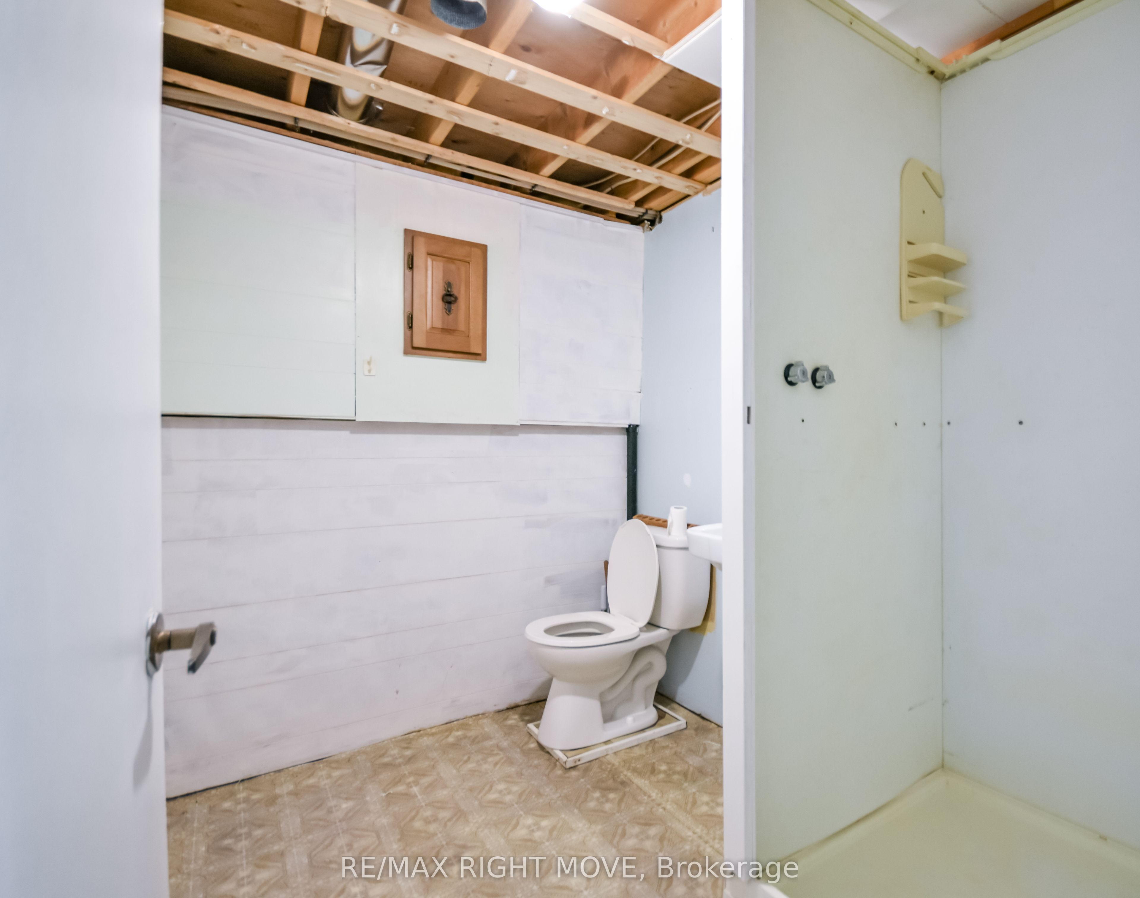 162 Pratt Crescent Property Photo 26