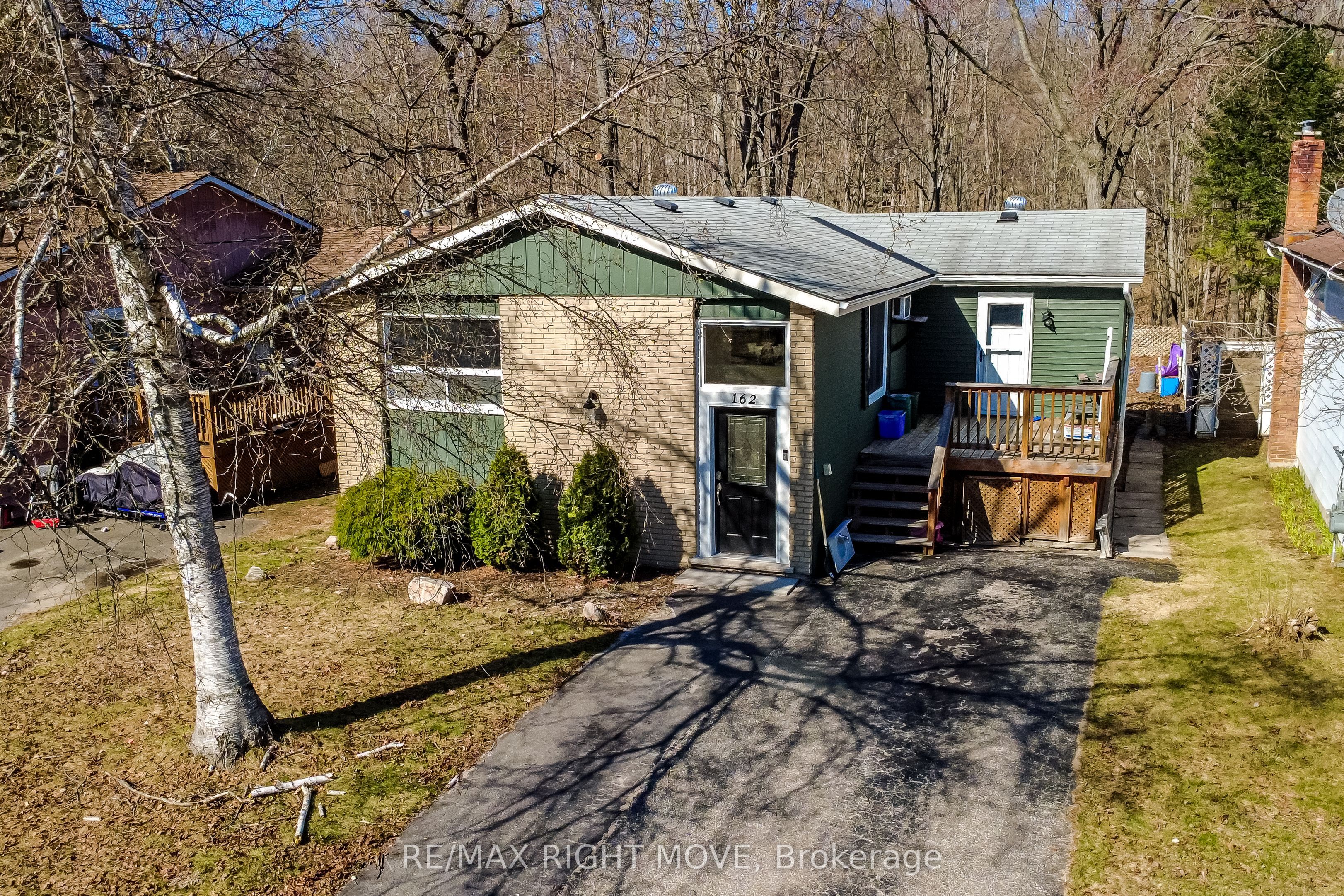 162 Pratt Crescent Property Photo 32
