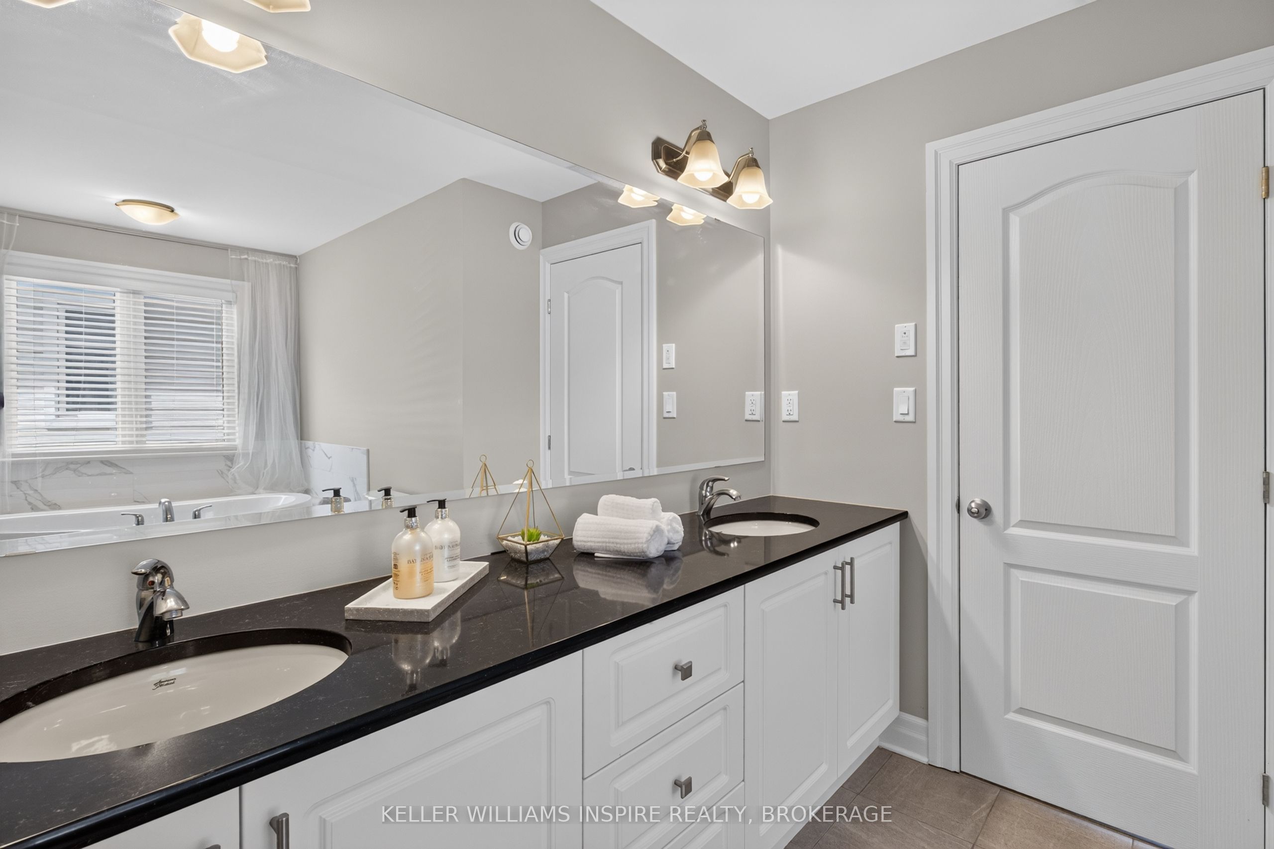 1279 Wheathill Street Property Photo 23