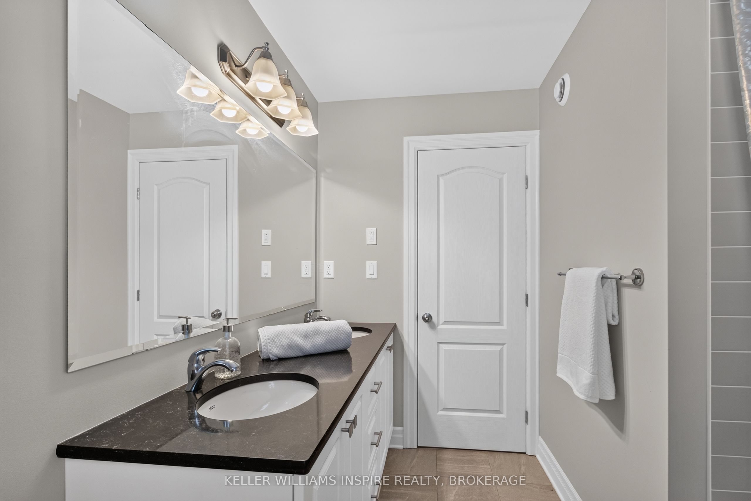 1279 Wheathill Street Property Photo 29