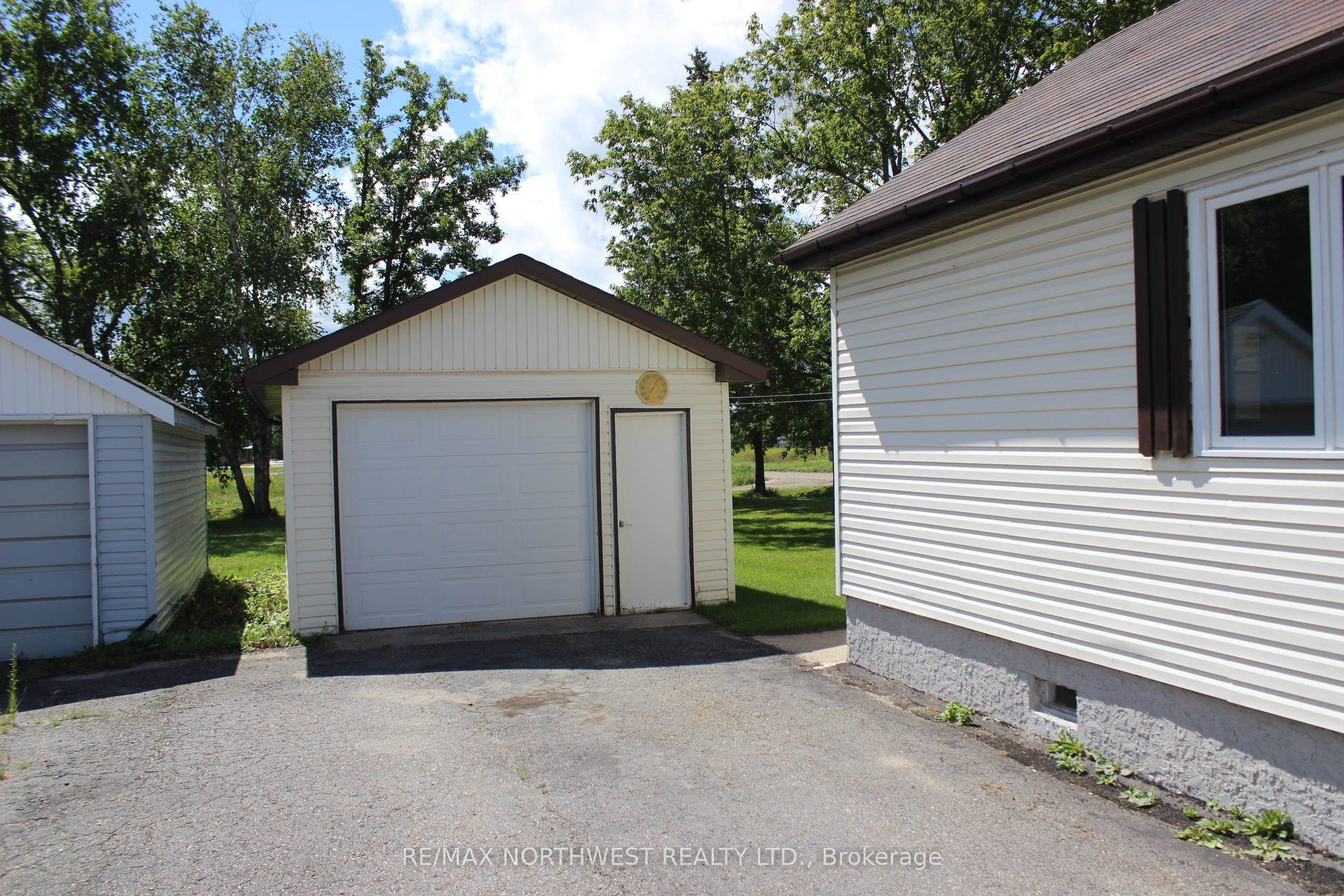 502 Atwood Avenue Property Photo 5