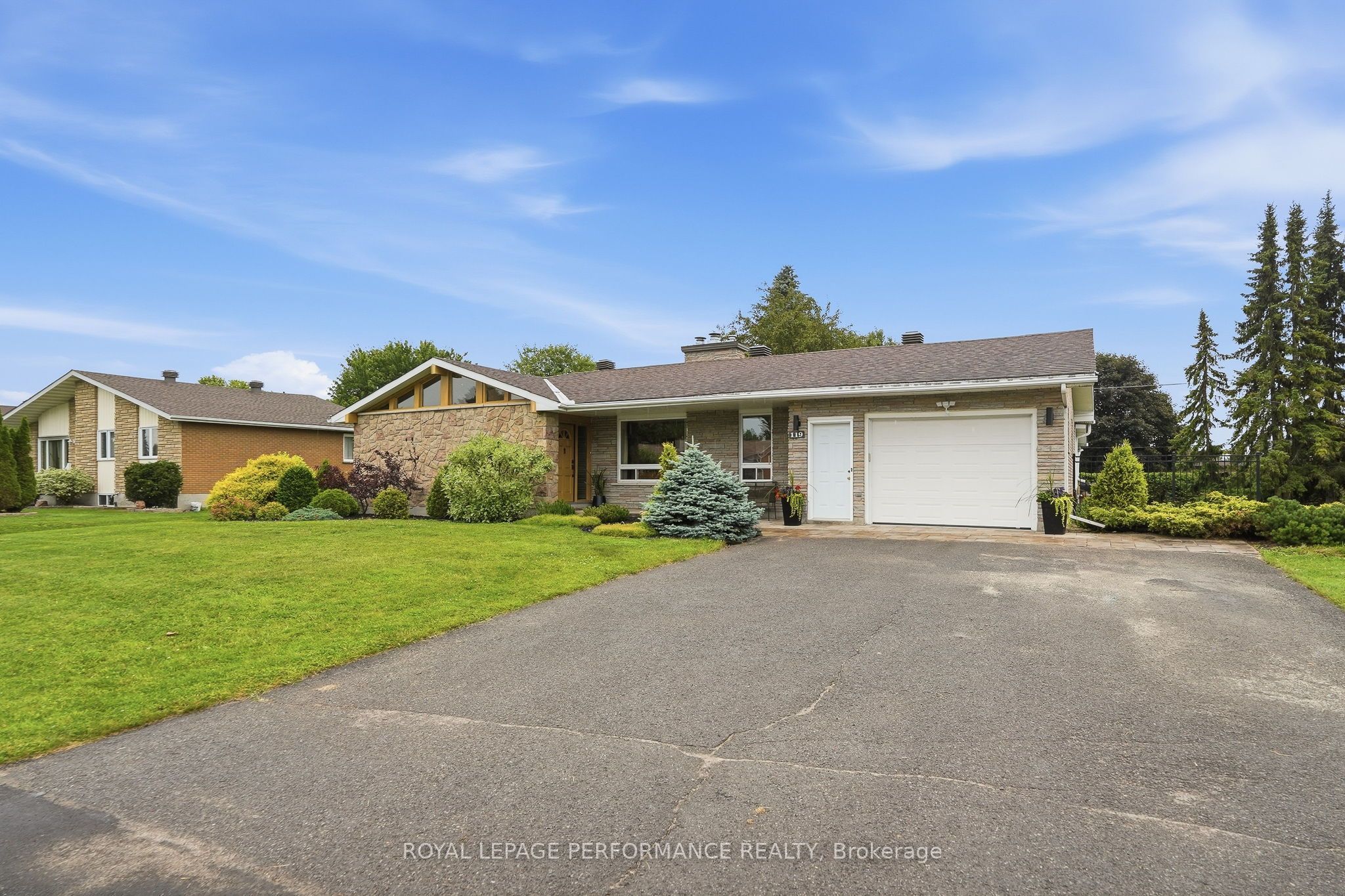 119 Centenaire Street Property Photo 1