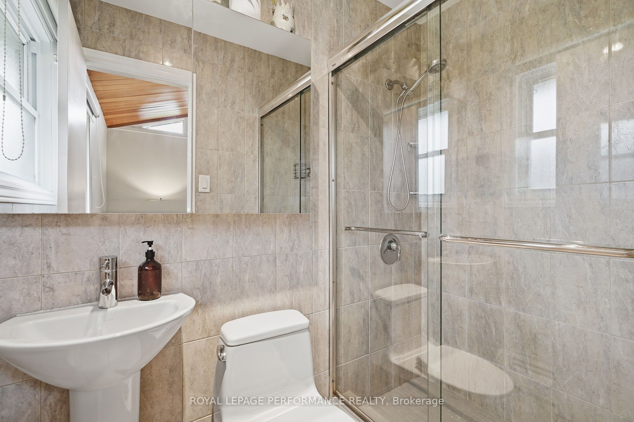 119 Centenaire Street Property Photo 17