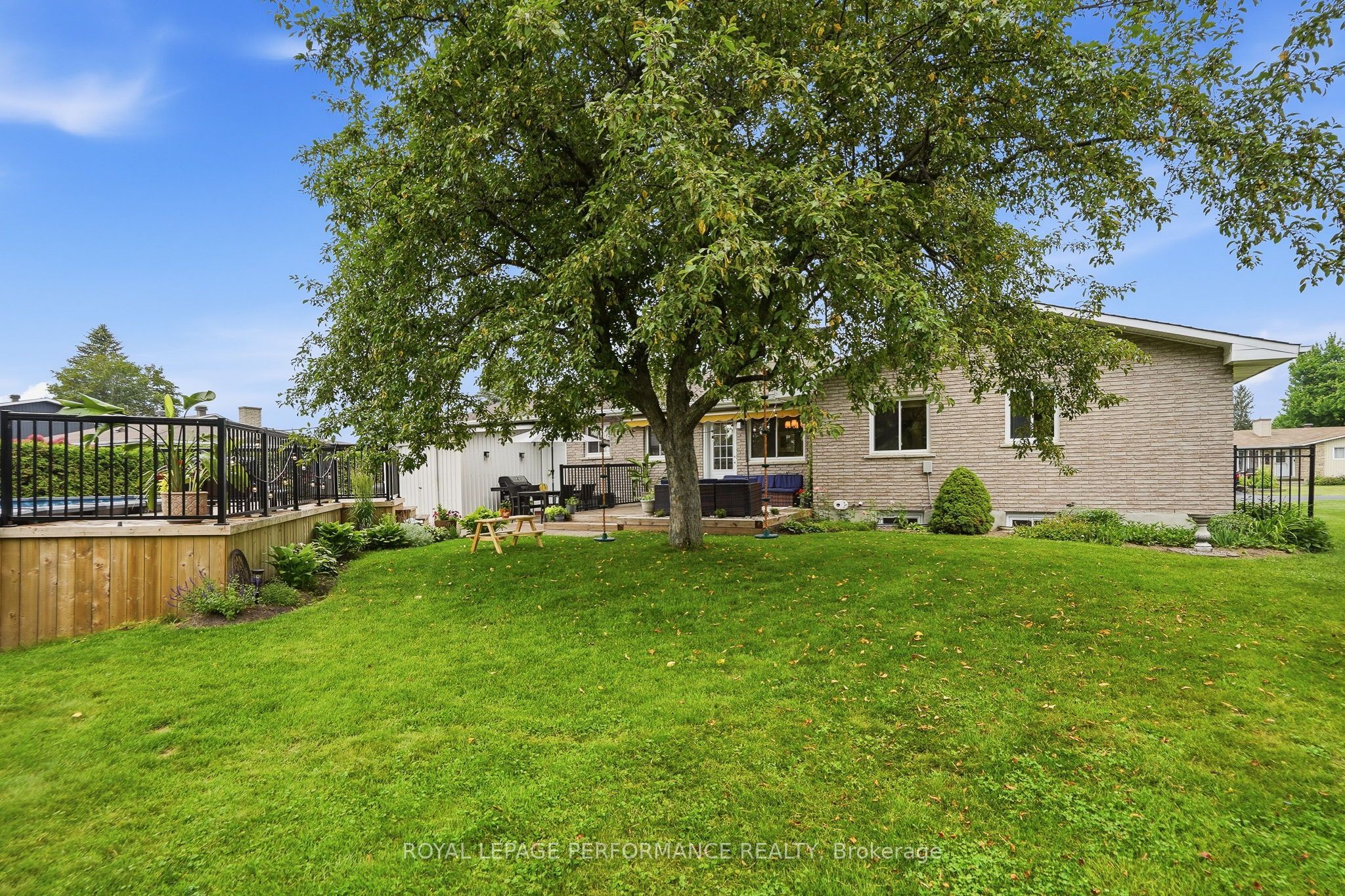119 Centenaire Street Property Photo 29