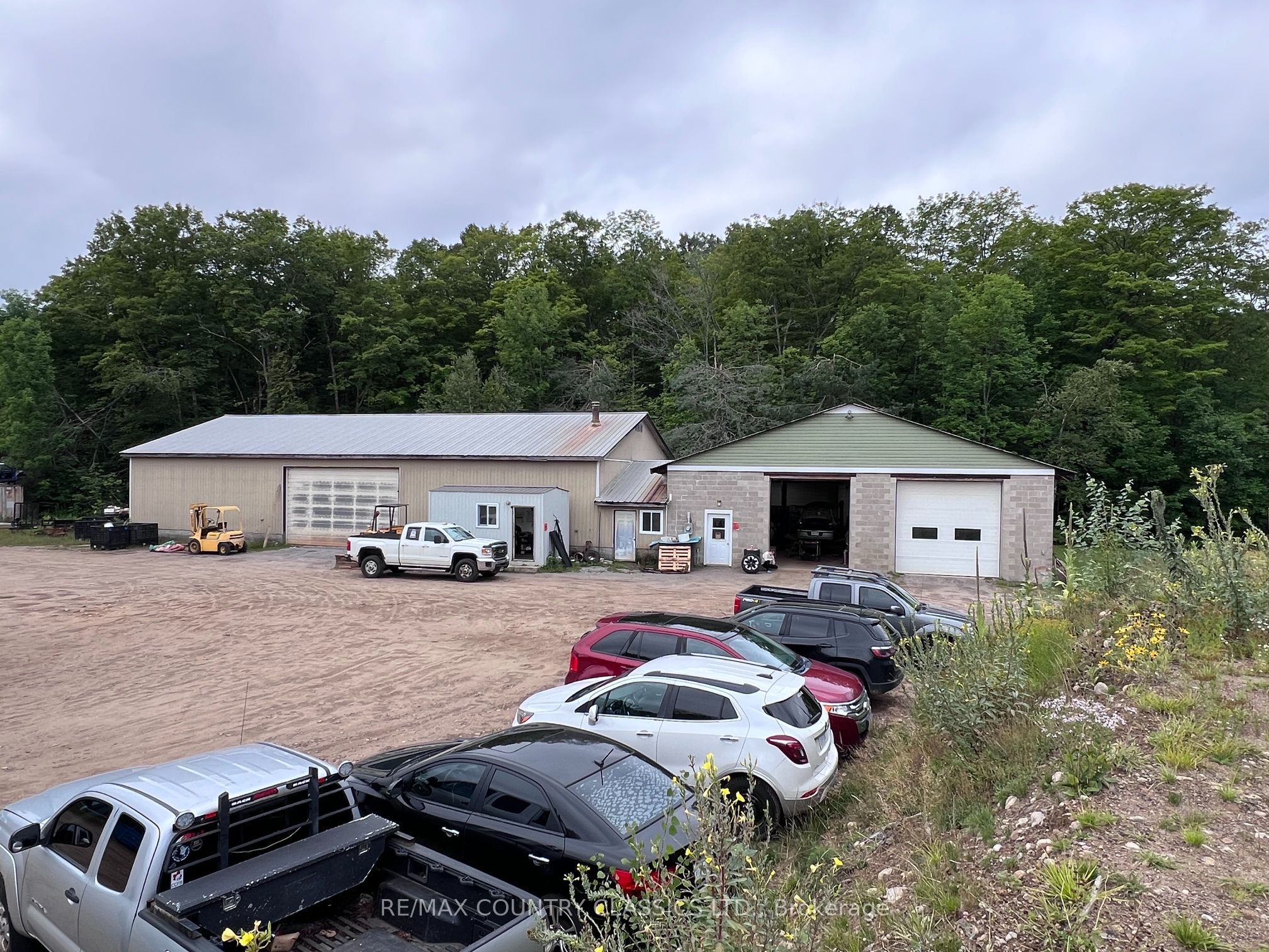 3952 Loop Road Property Photo 2