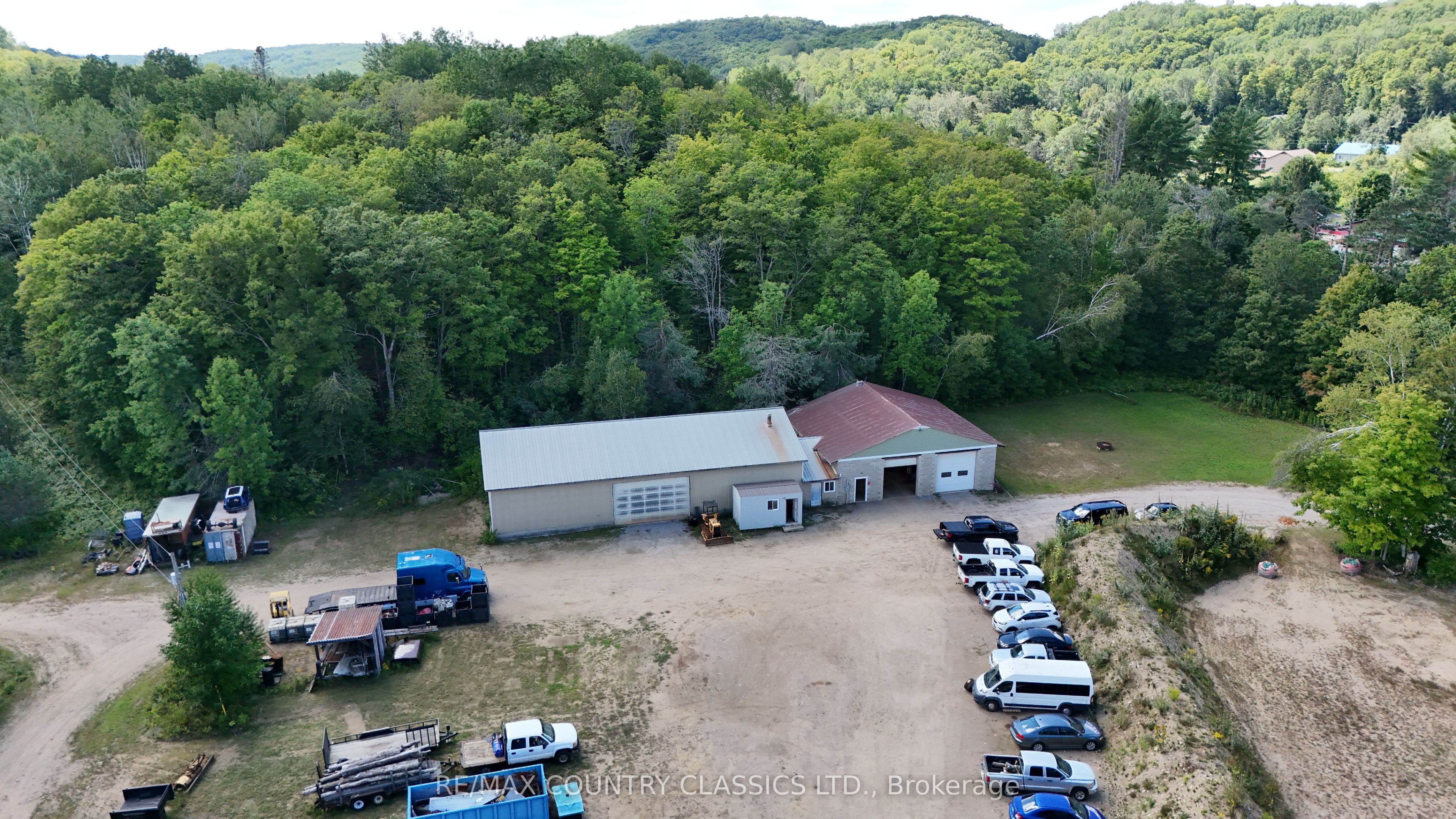 3952 Loop Road Property Photo 4
