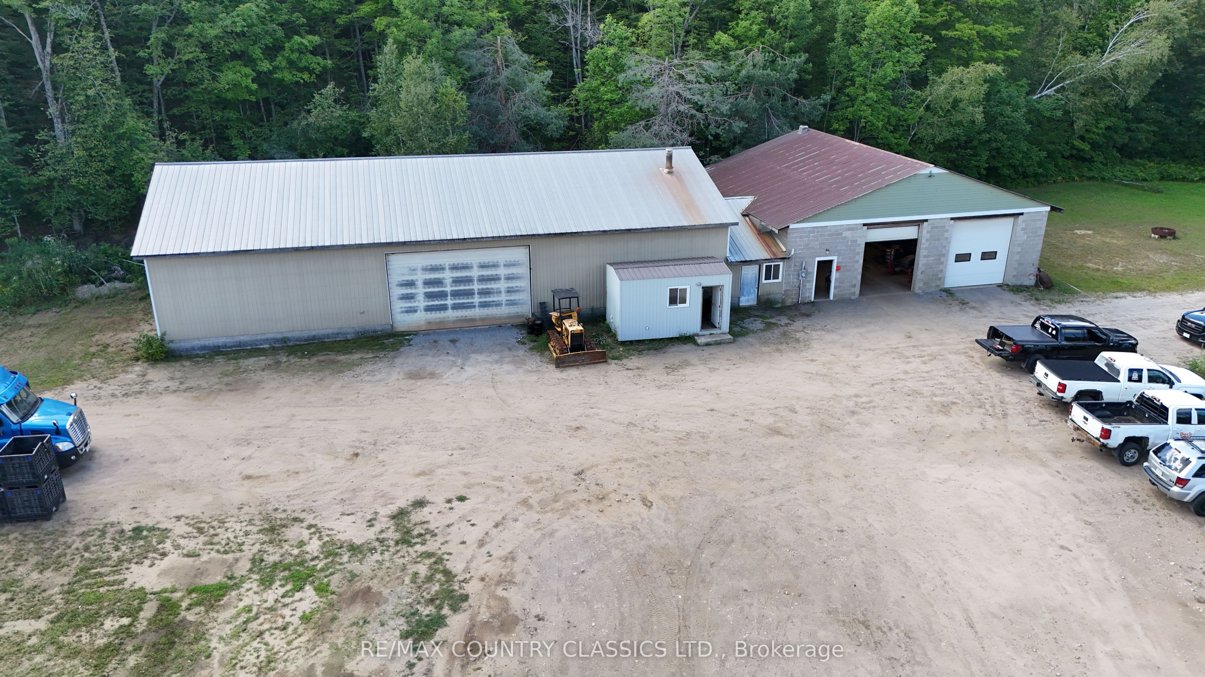 3952 Loop Road Property Photo 5