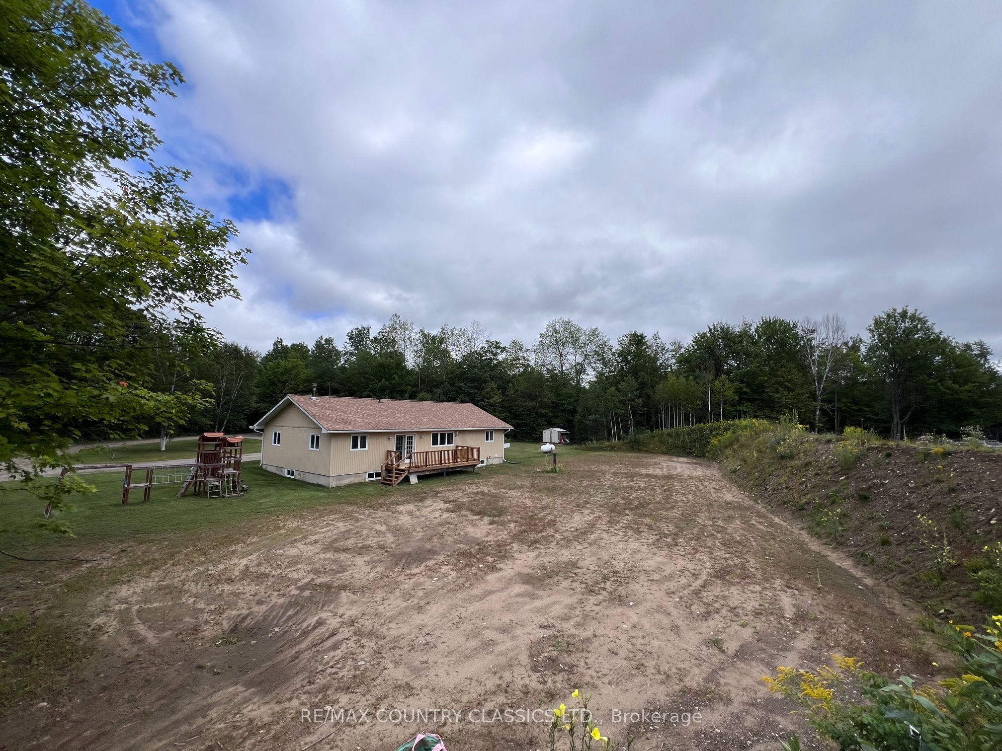 3952 Loop Road Property Photo 9