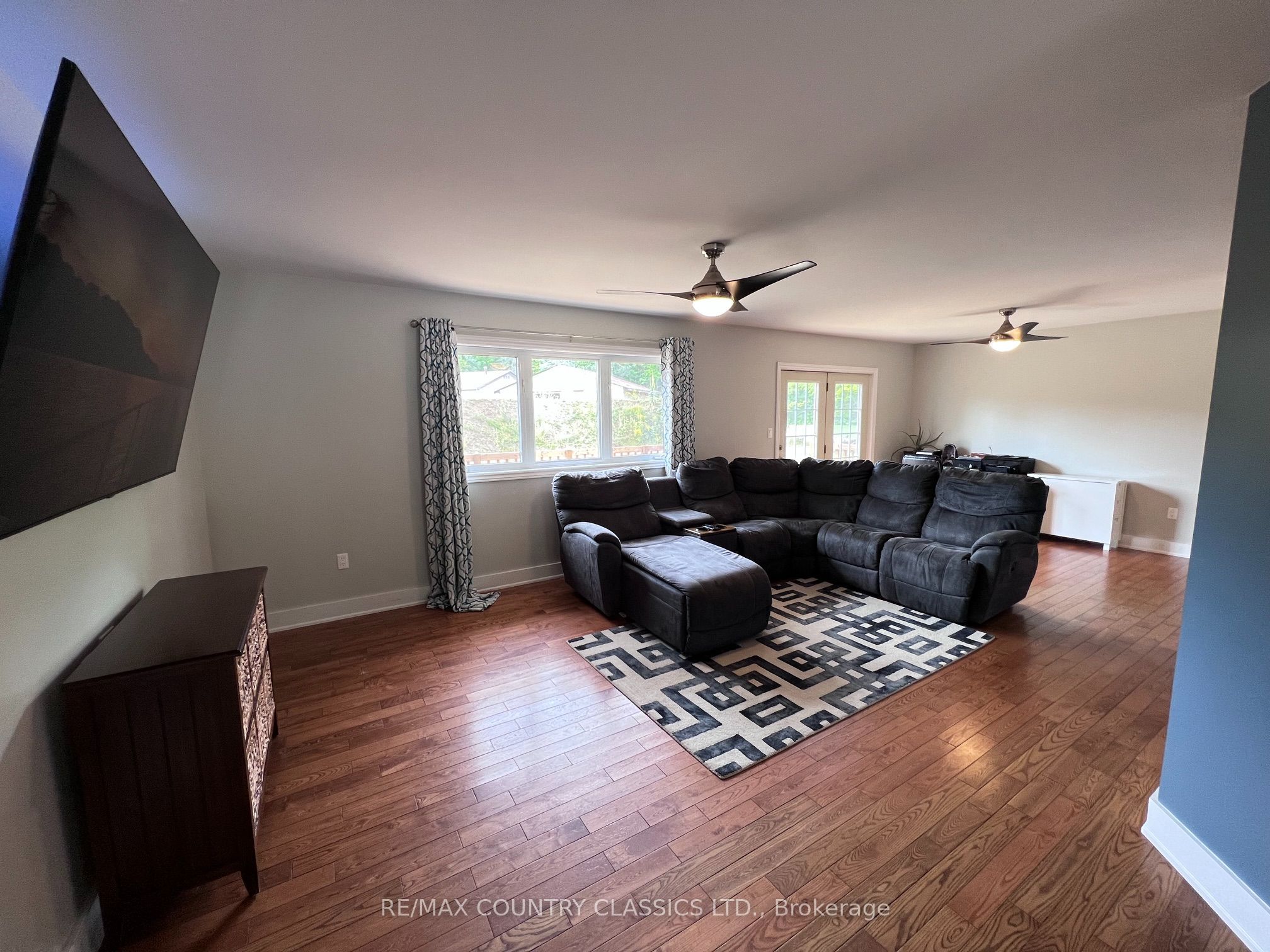 3952 Loop Road Property Photo 14