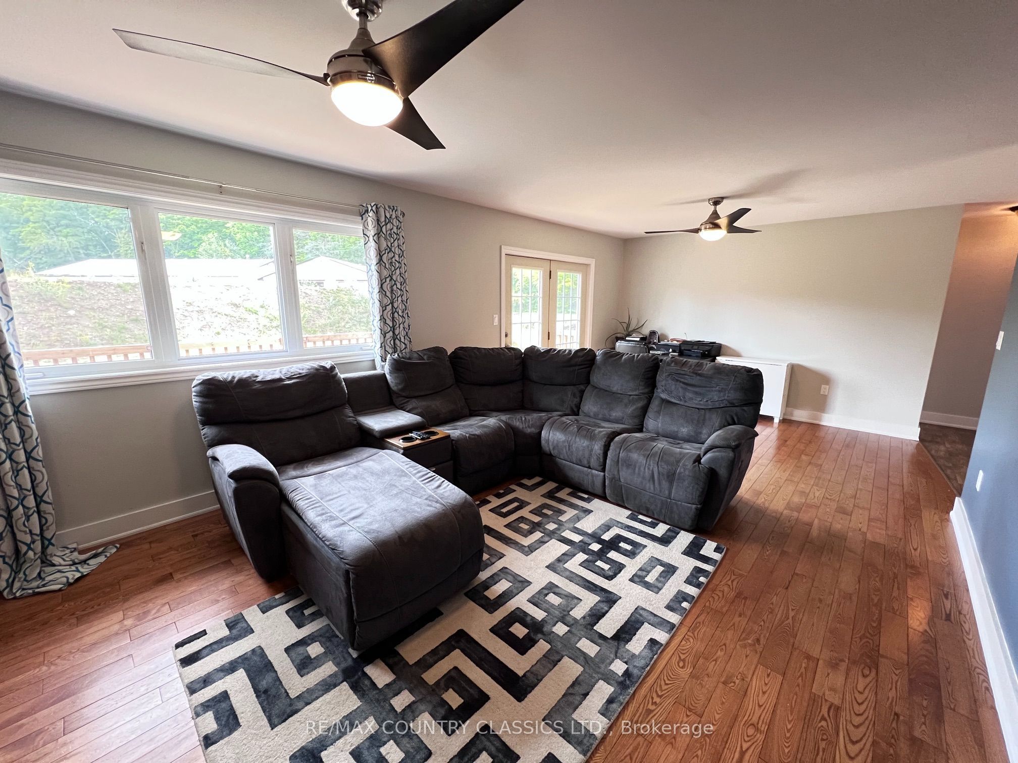 3952 Loop Road Property Photo 15