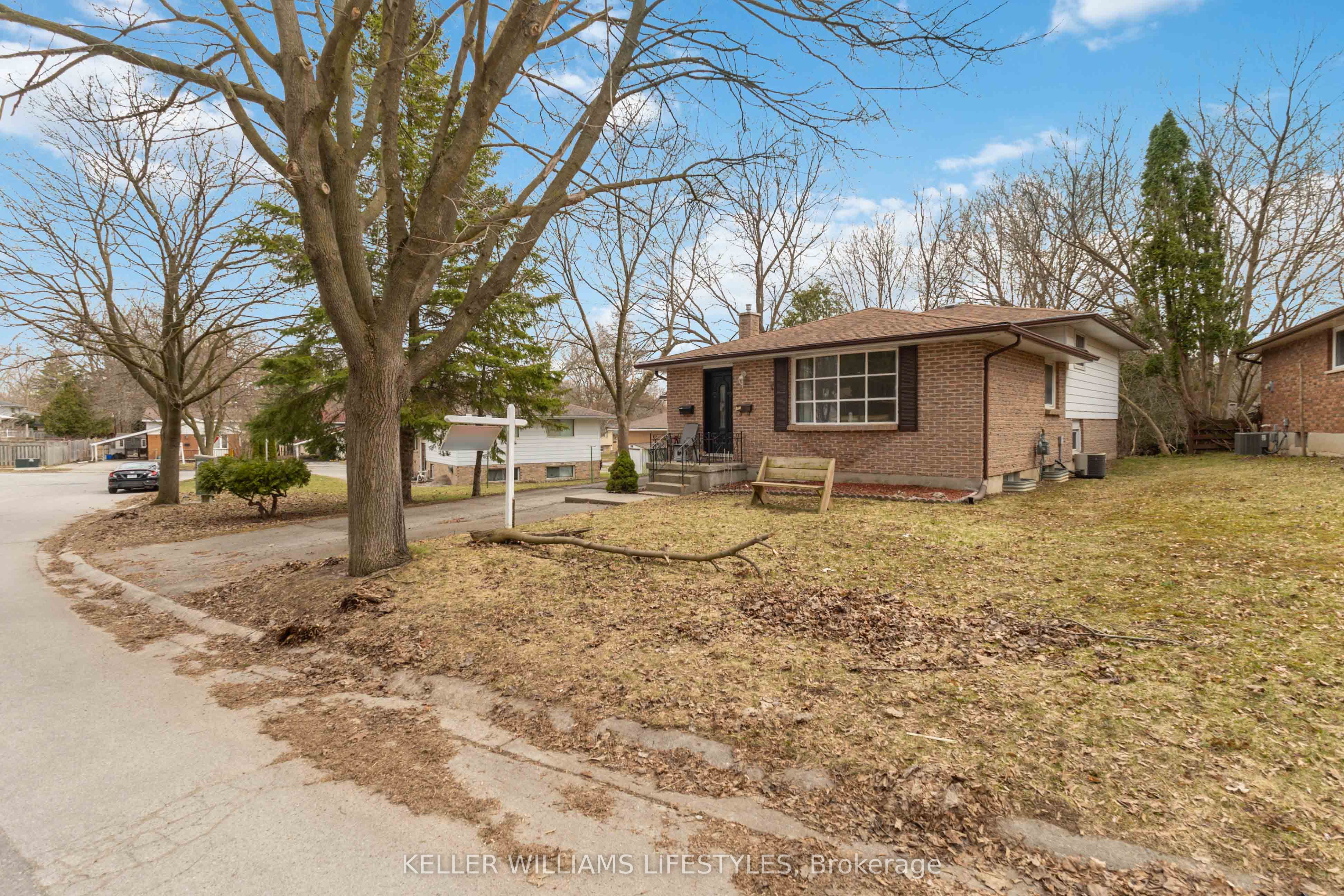 156 Paperbirch Crescent Property Photo 3