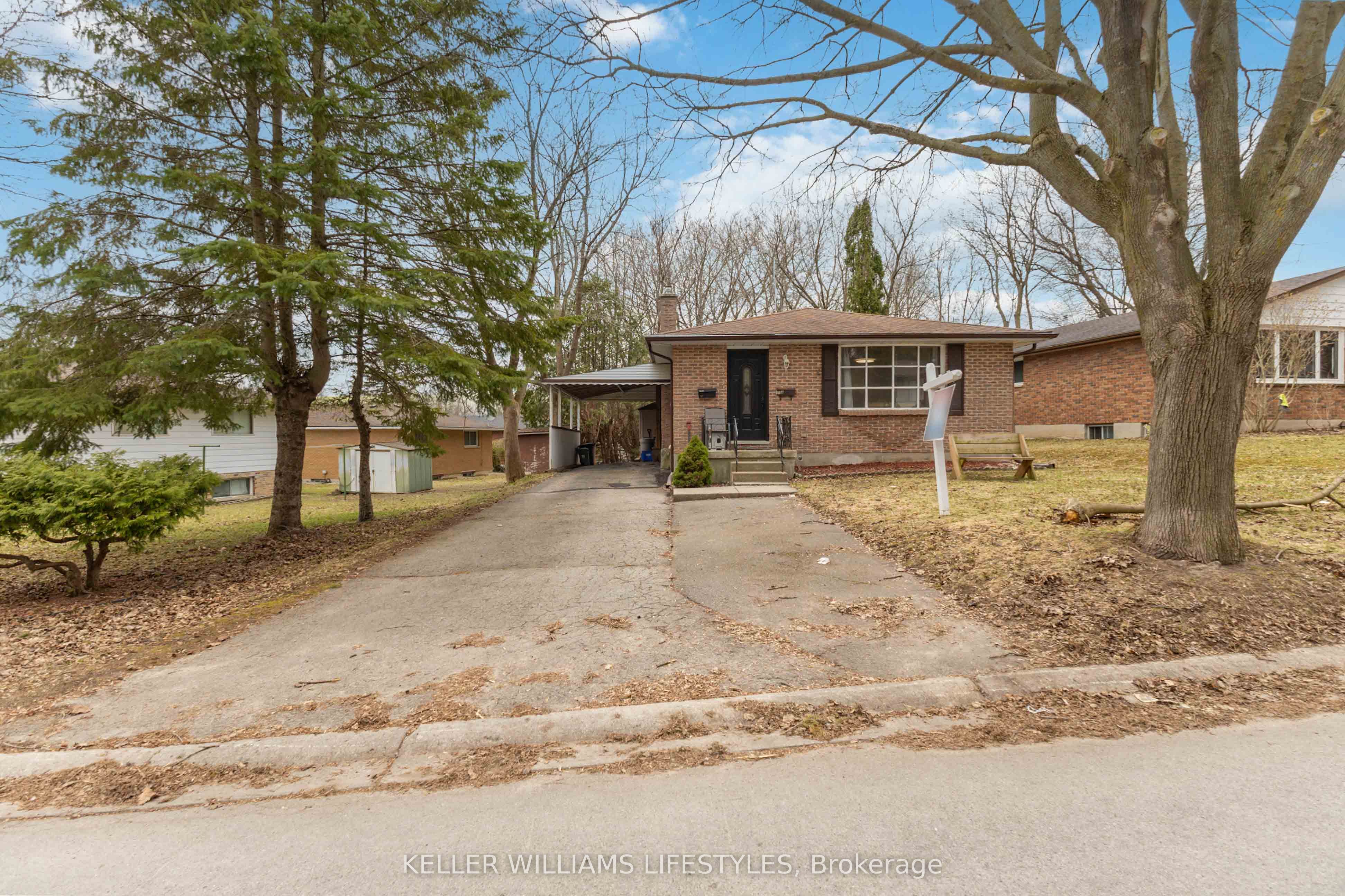 156 Paperbirch Crescent Property Photo 4