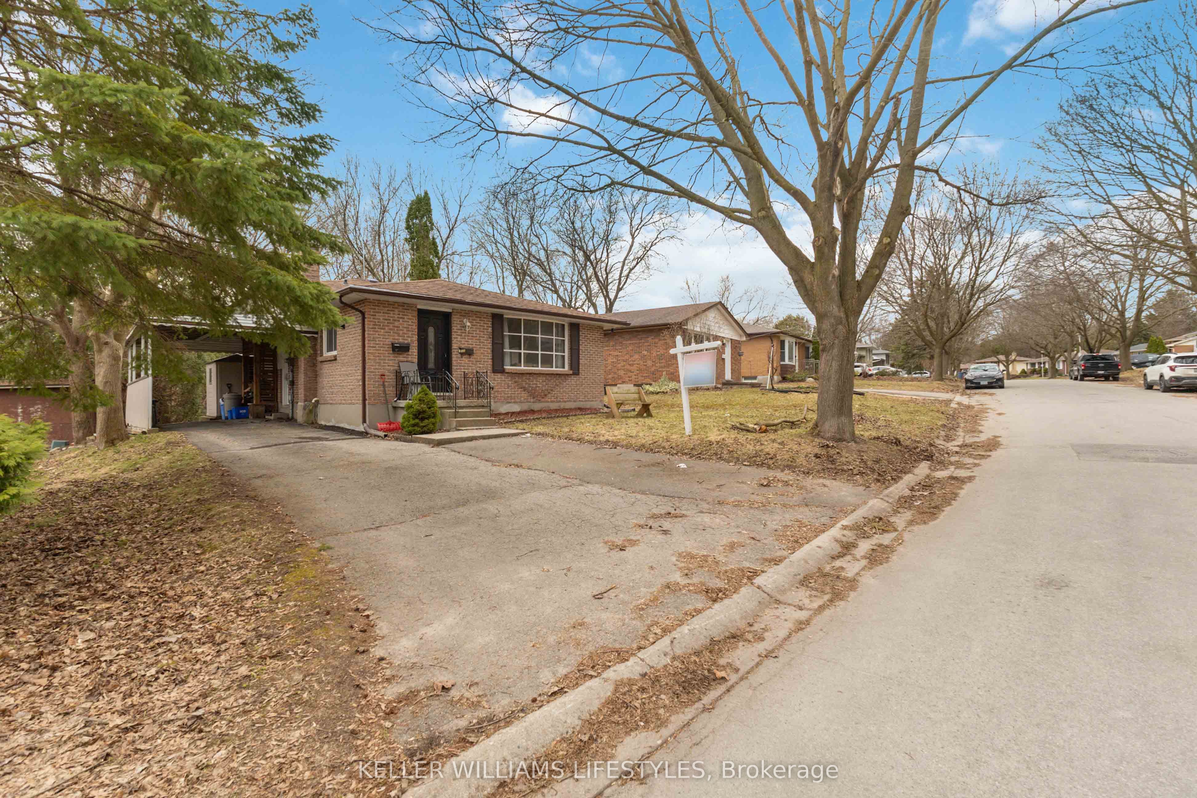 156 Paperbirch Crescent Property Photo 5