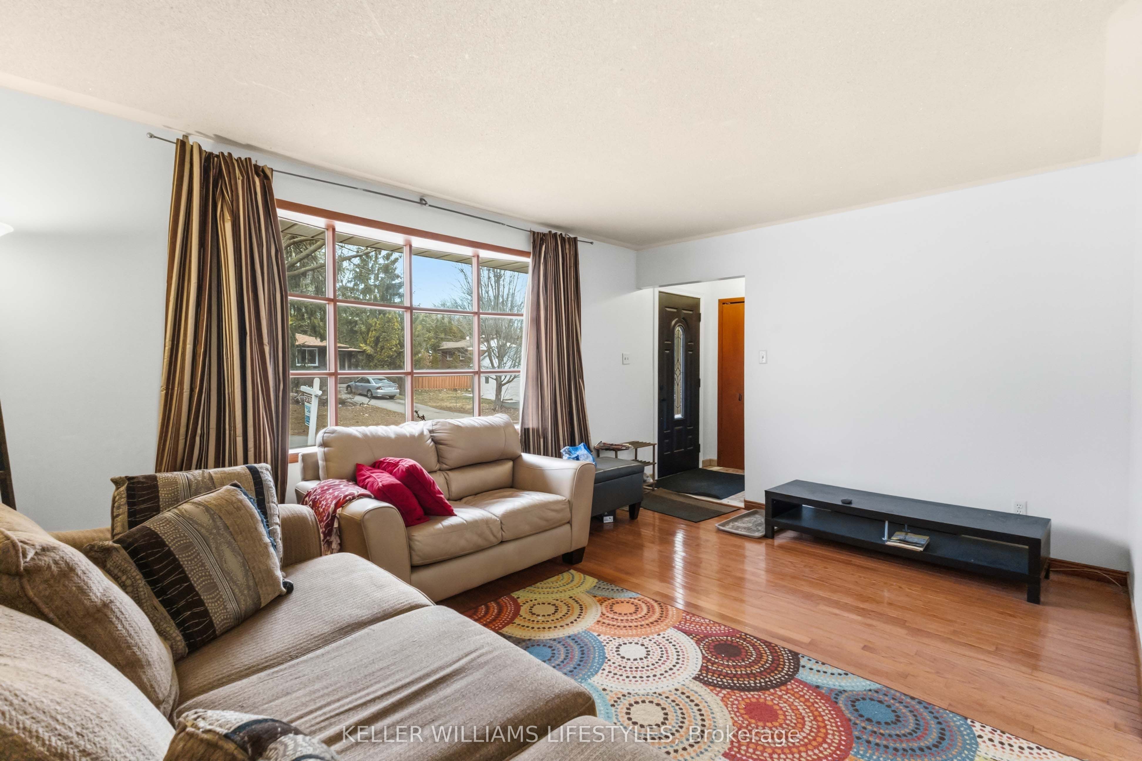 156 Paperbirch Crescent Property Photo 8