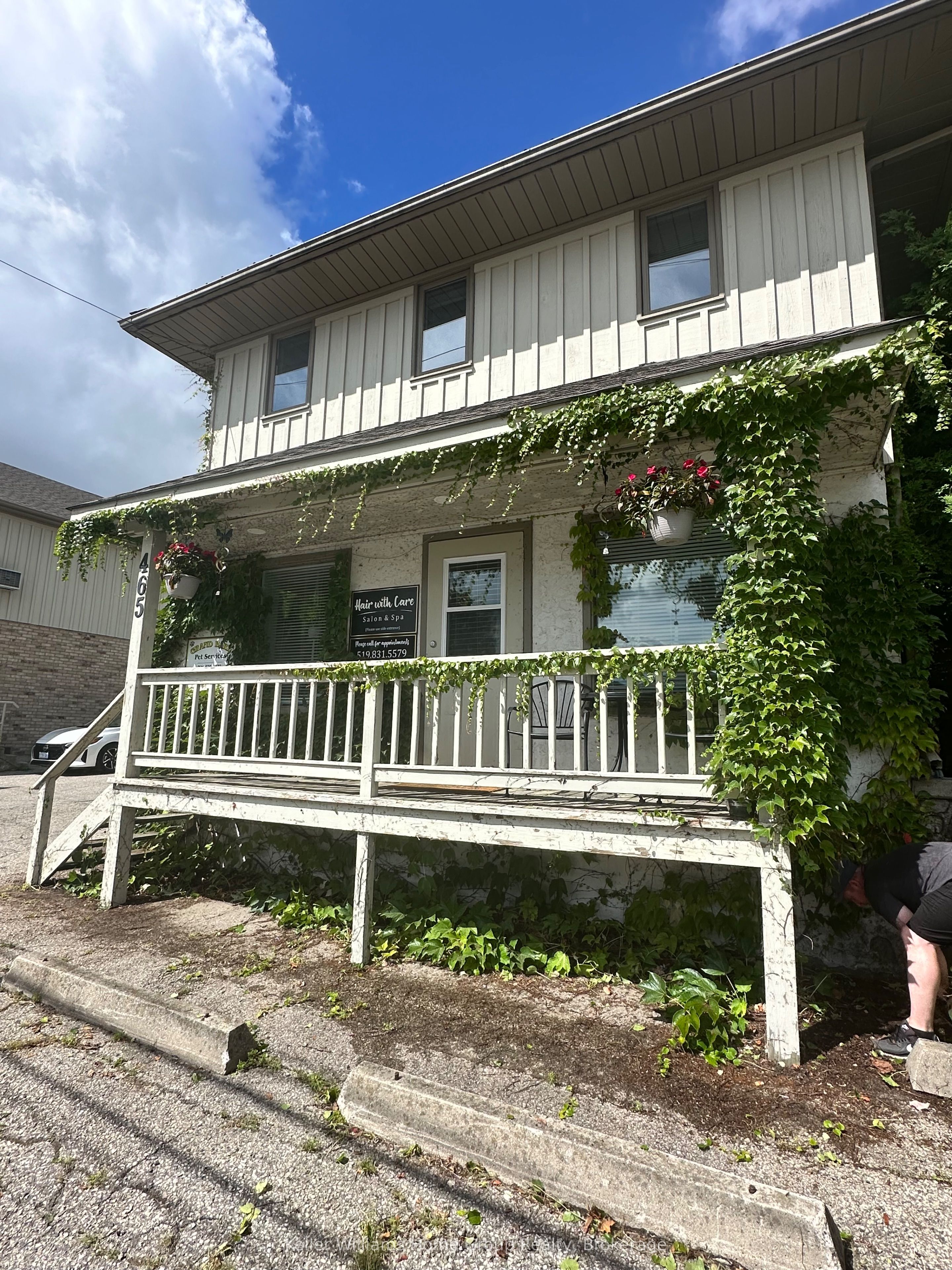 465a St Patrick Street W Upper Property Photo 5