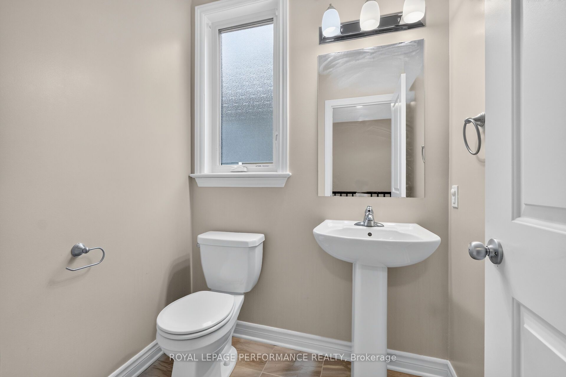 157 Boxcar Crescent Property Photo 11
