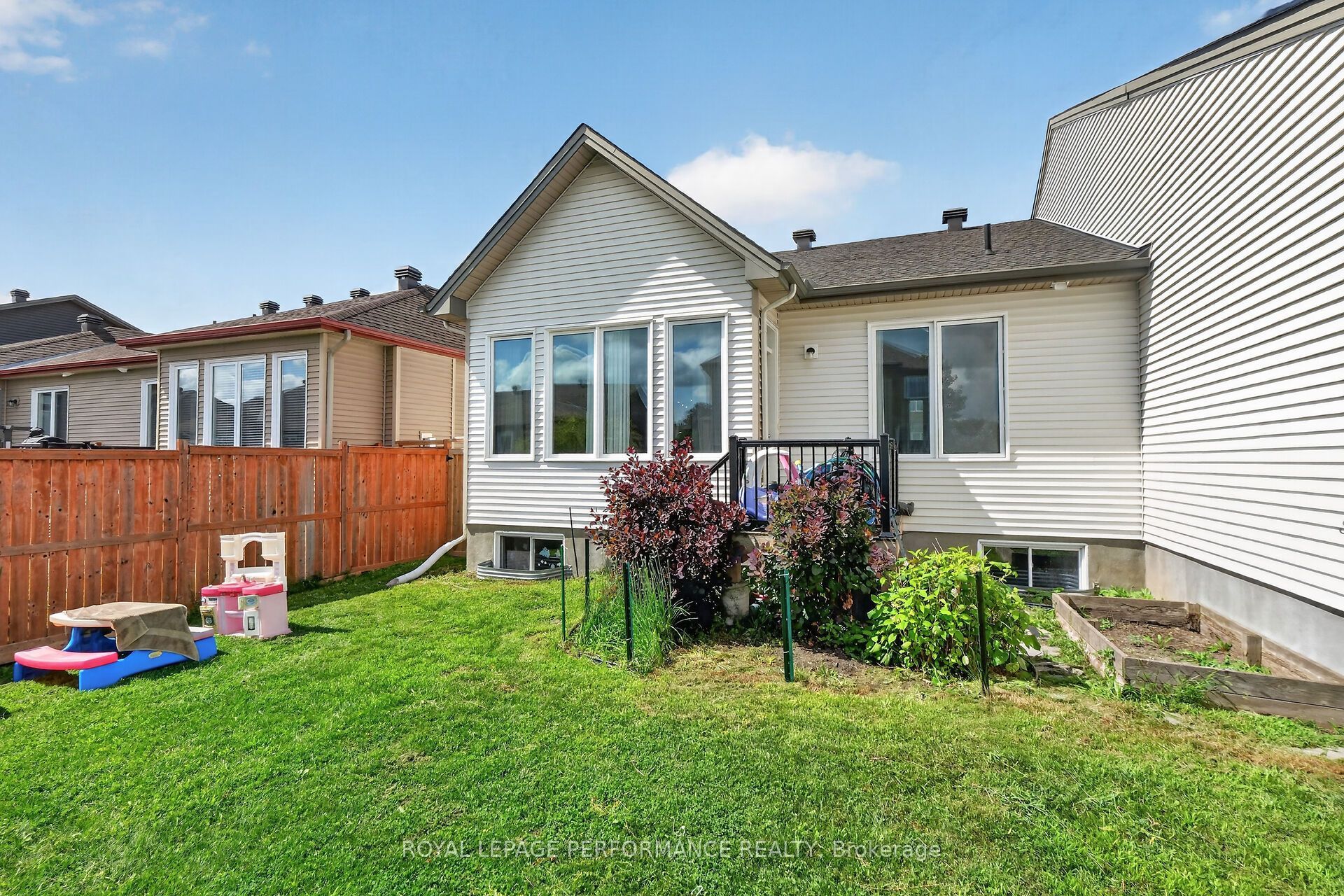 157 Boxcar Crescent Property Photo 43