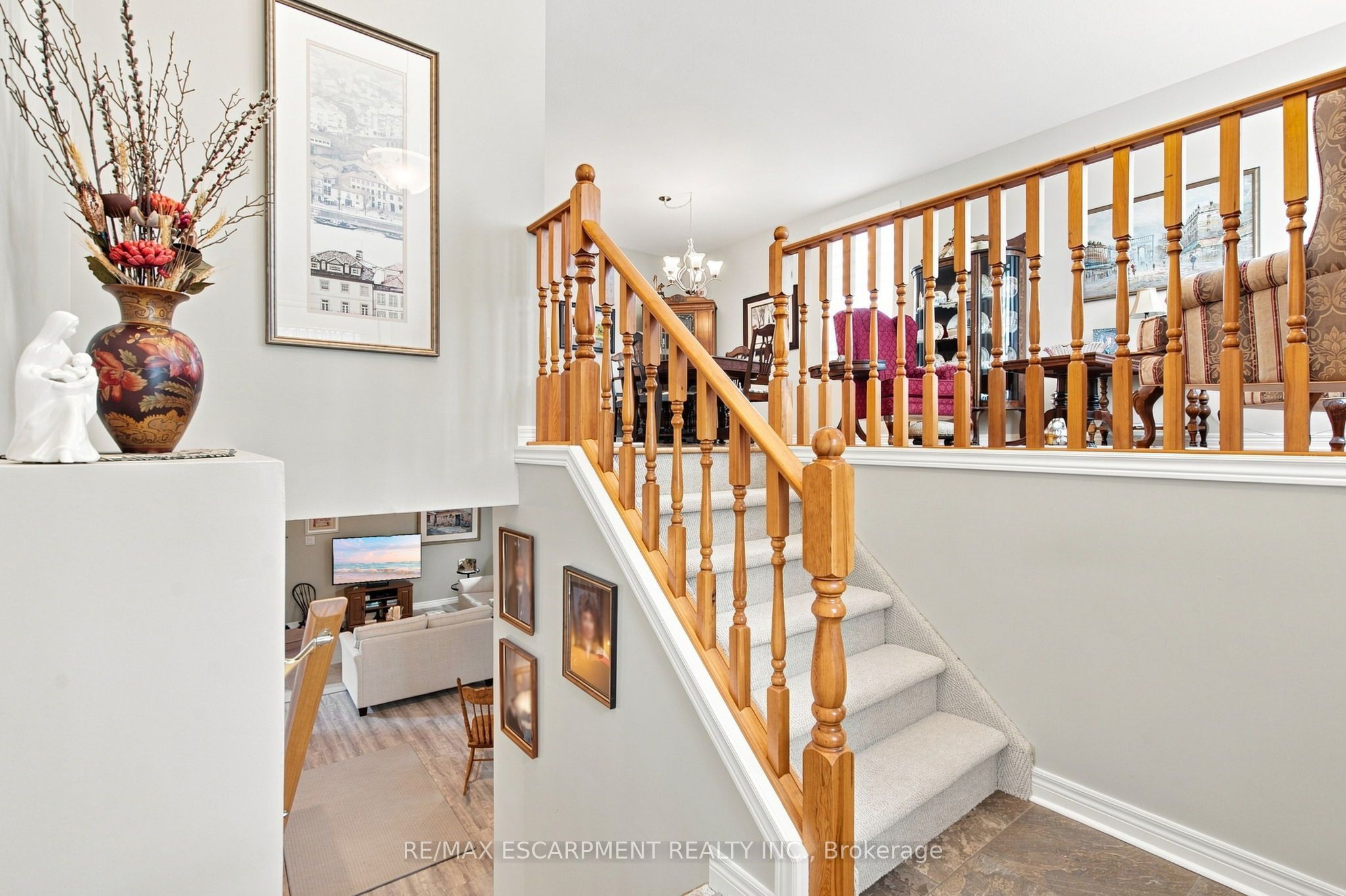 32 Brewster Way Property Photo 4