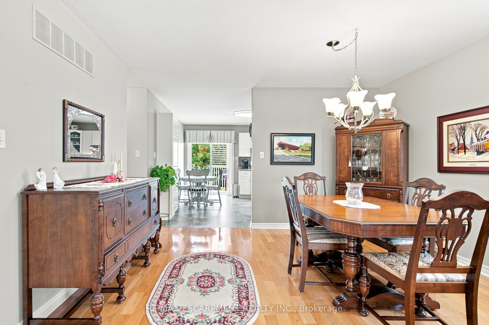 32 Brewster Way Property Photo 7