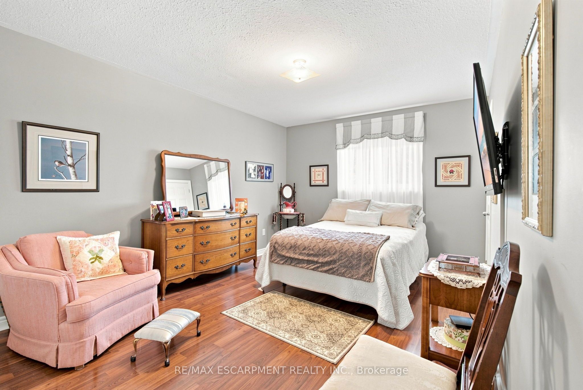 32 Brewster Way Property Photo 12