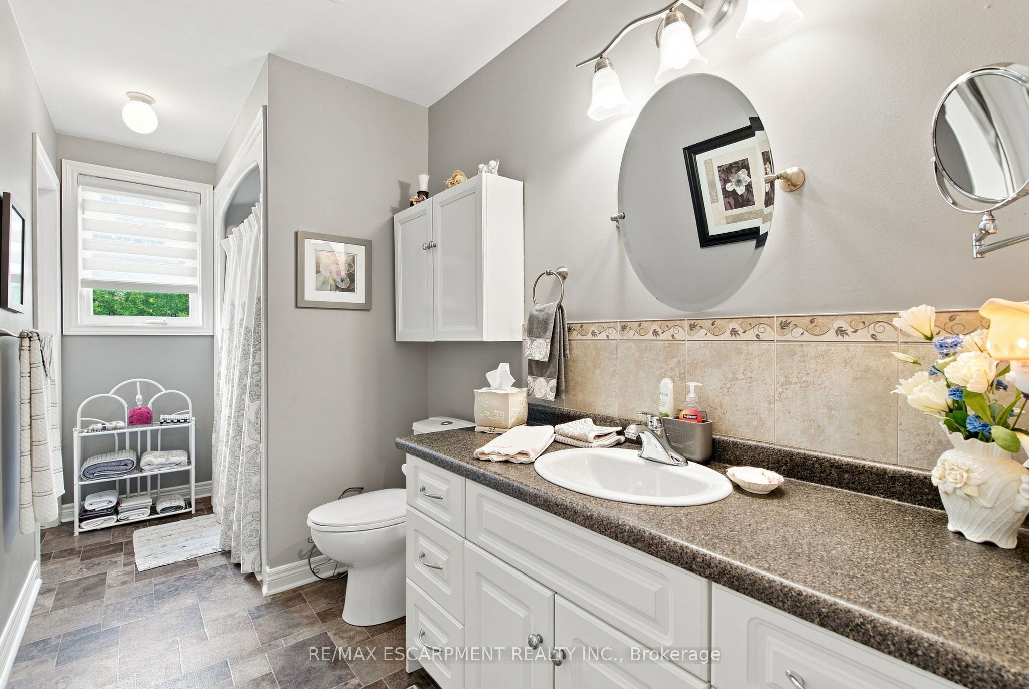 32 Brewster Way Property Photo 15