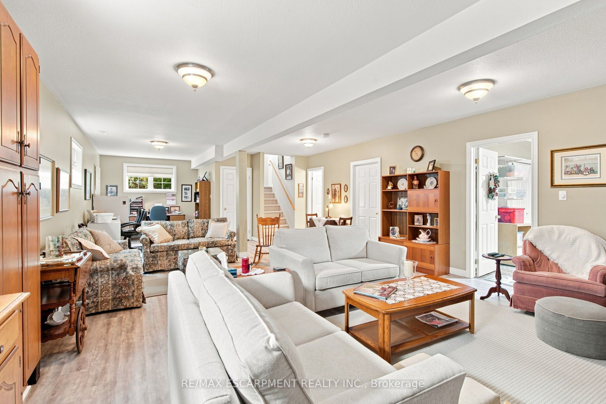 32 Brewster Way Property Photo 19