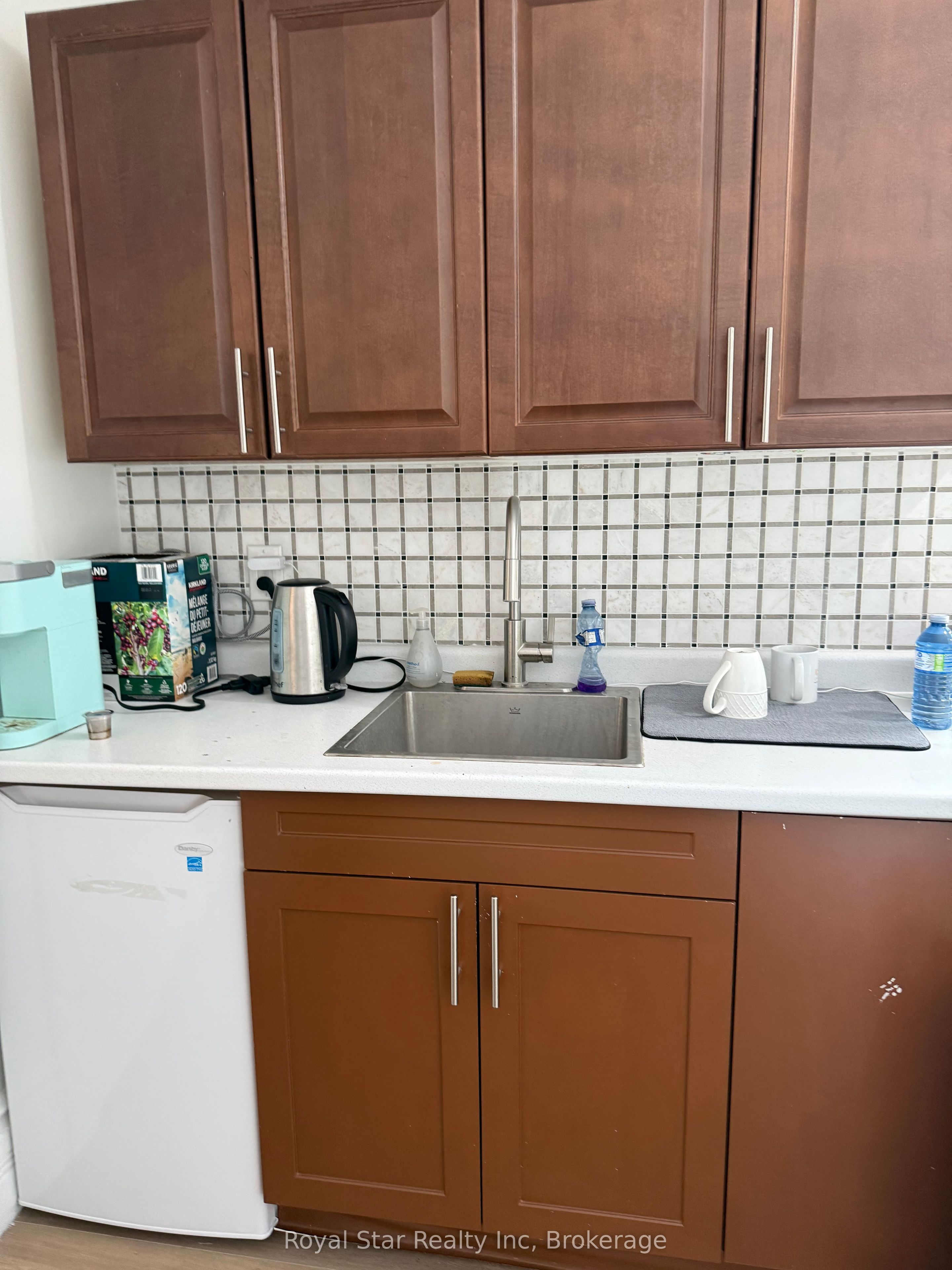 87 Waterloo Avenue Property Photo 4