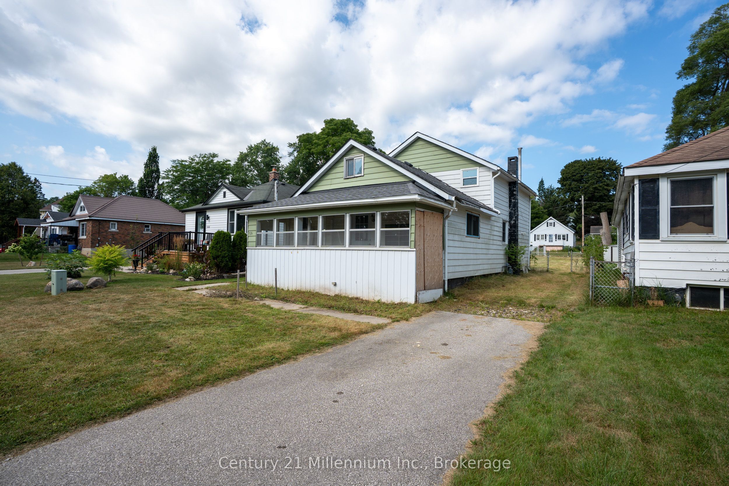1536 5th Avenue W Property Photo 1