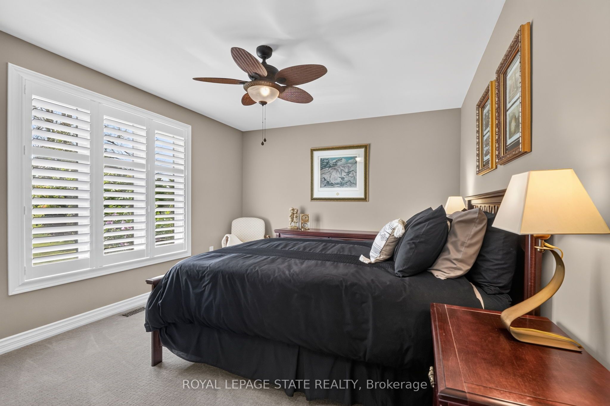 233 Cairns Crescent Property Photo 18