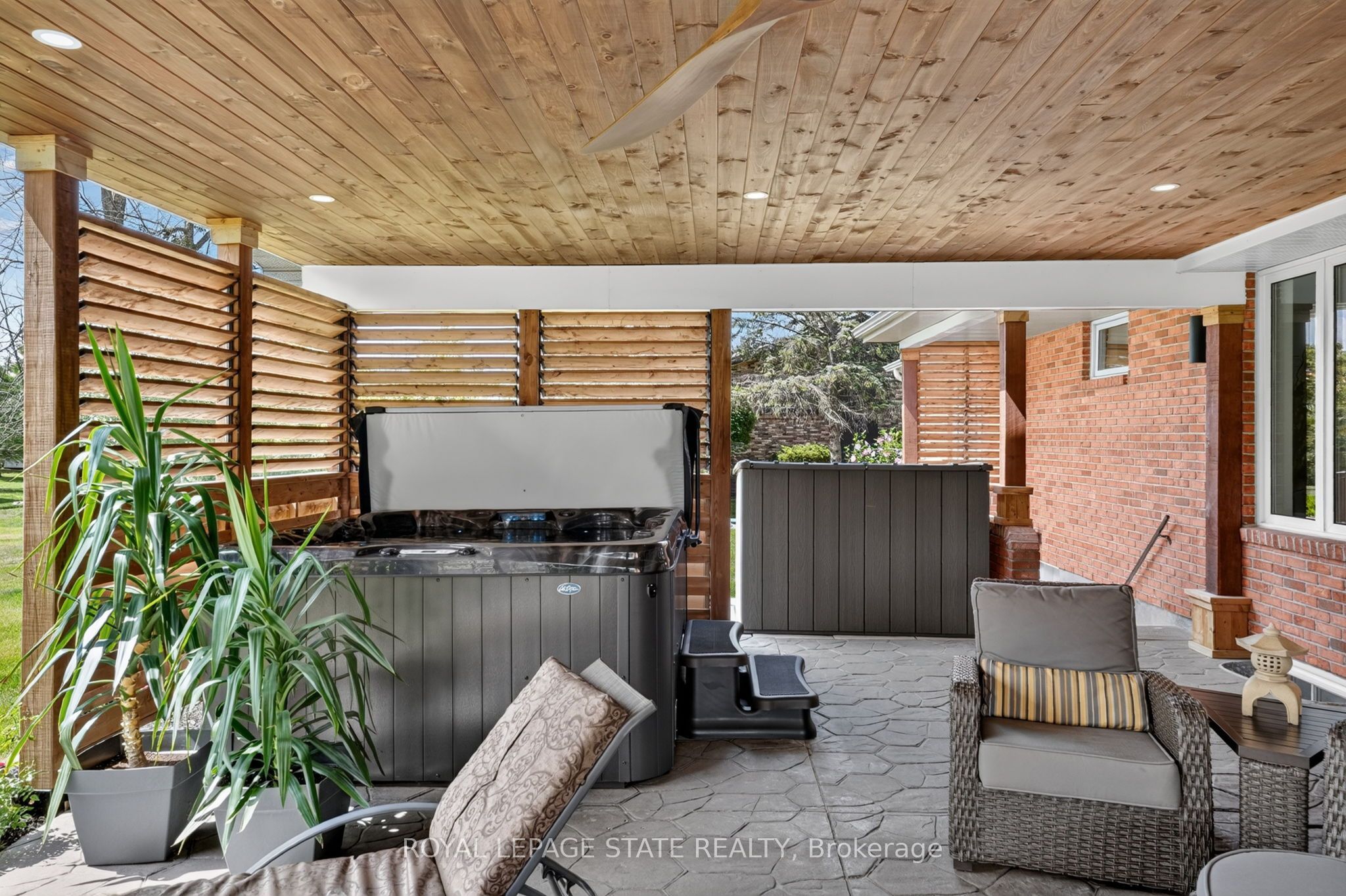 233 Cairns Crescent Property Photo 43