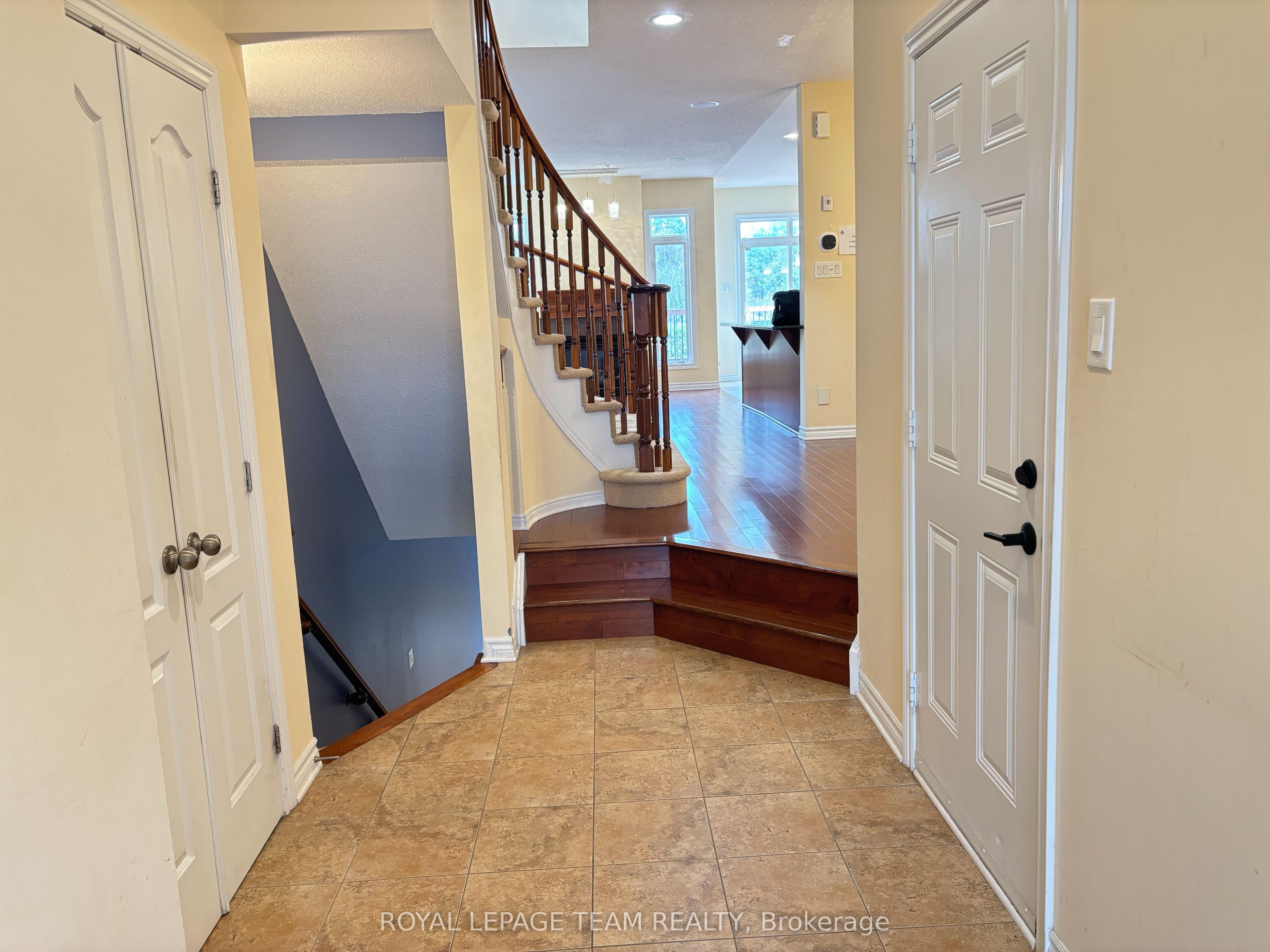 449 Foxhall Way Property Photo 3