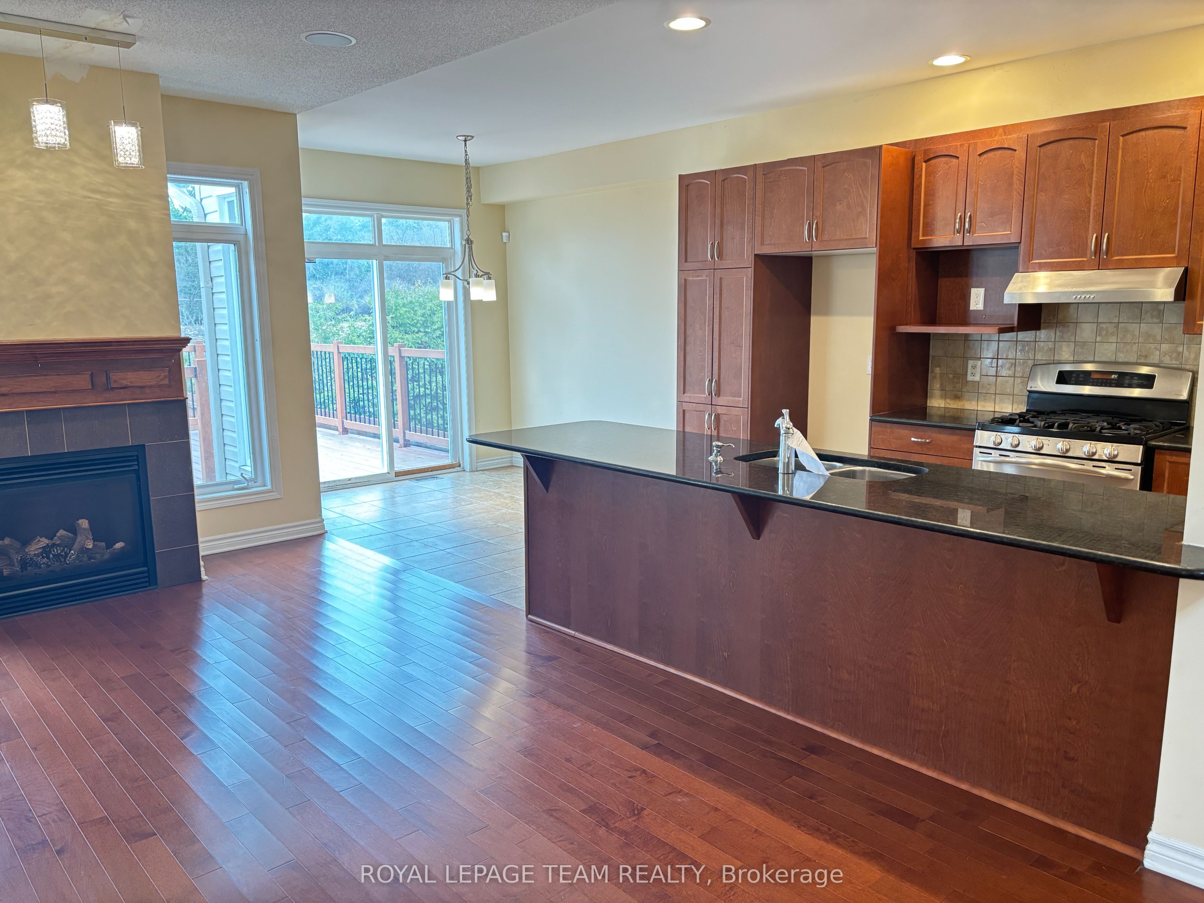 449 Foxhall Way Property Photo 5