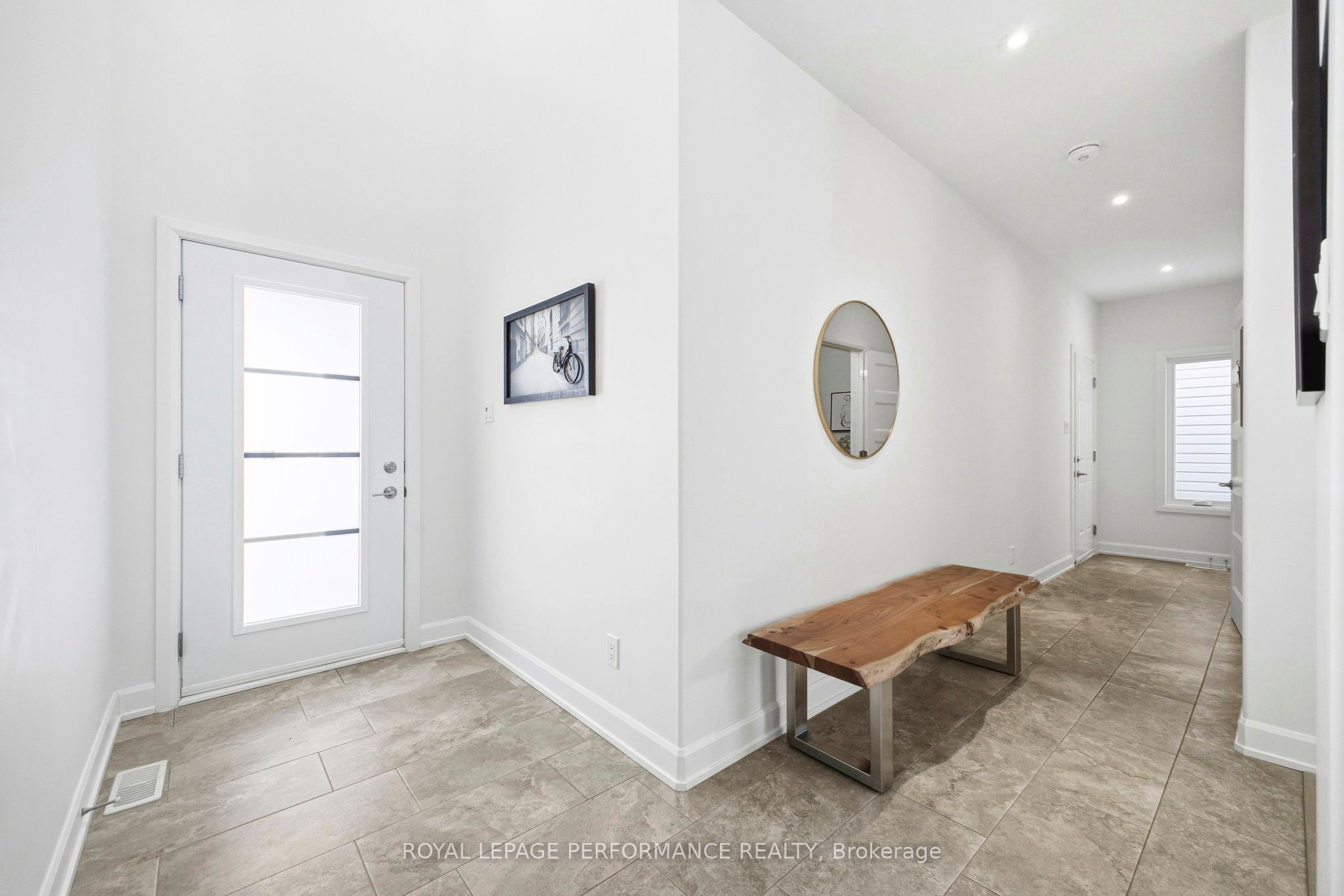 934 Chablis Crescent Property Photo 3