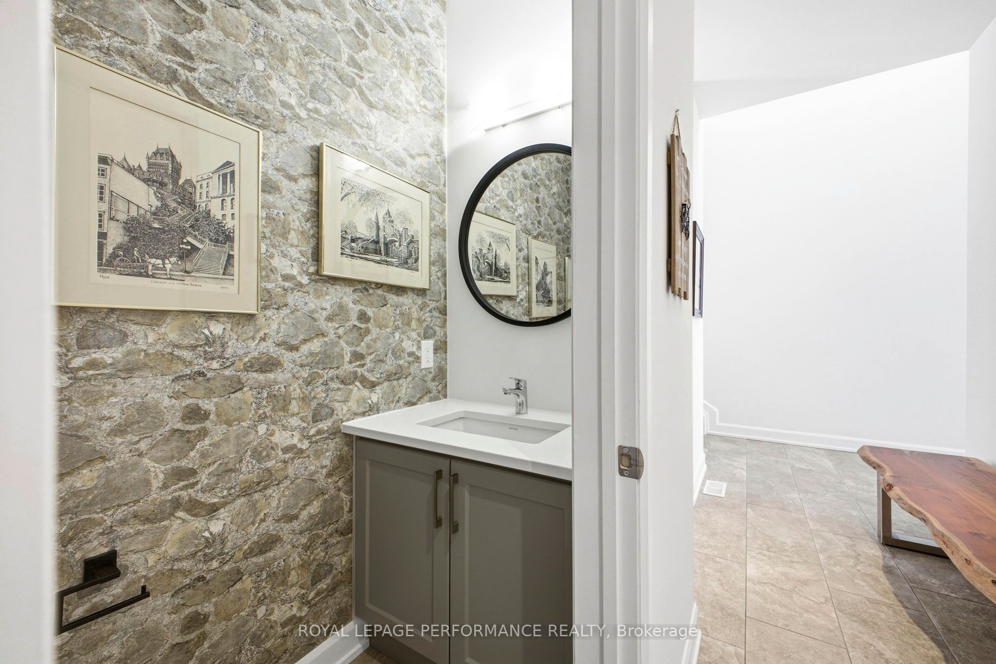 934 Chablis Crescent Property Photo 4