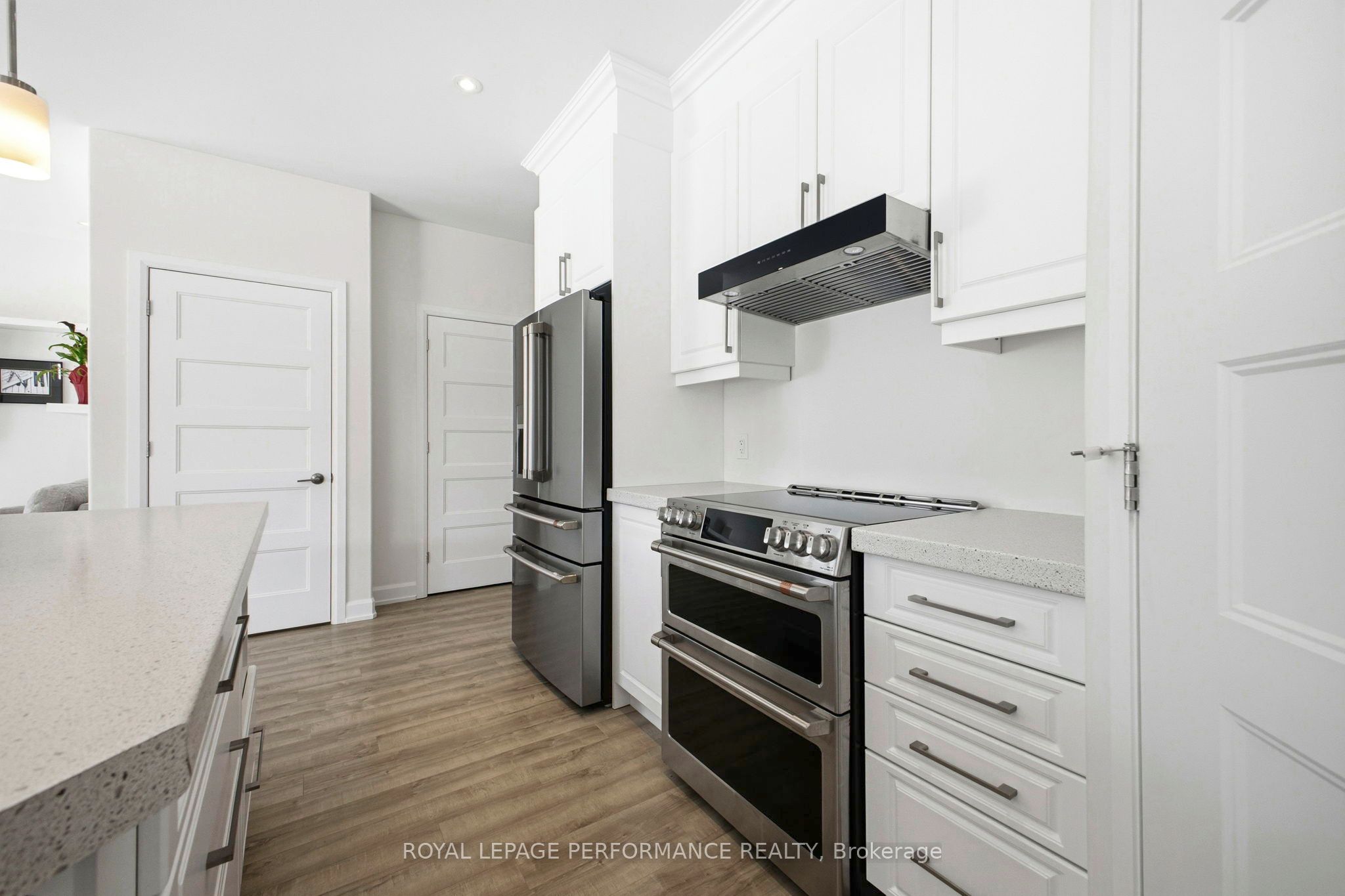 934 Chablis Crescent Property Photo 10
