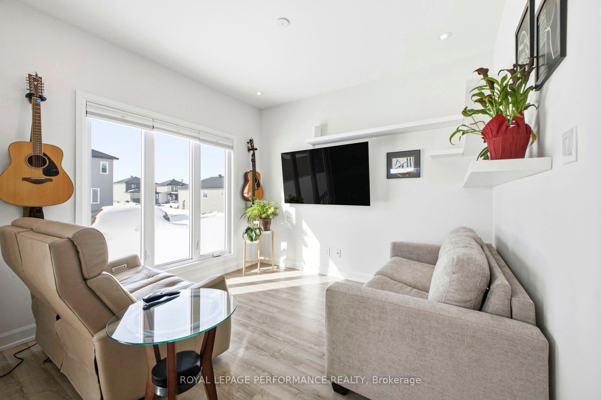 934 Chablis Crescent Property Photo 15