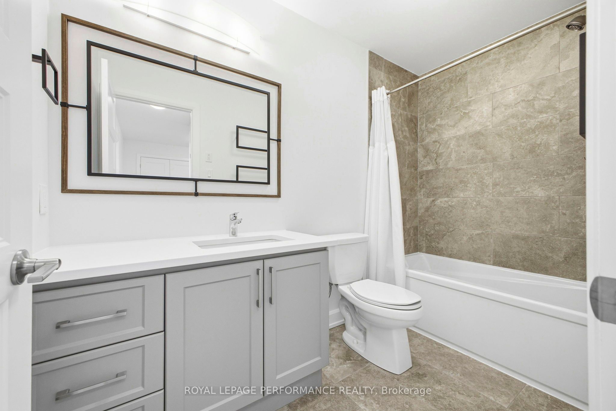 934 Chablis Crescent Property Photo 26