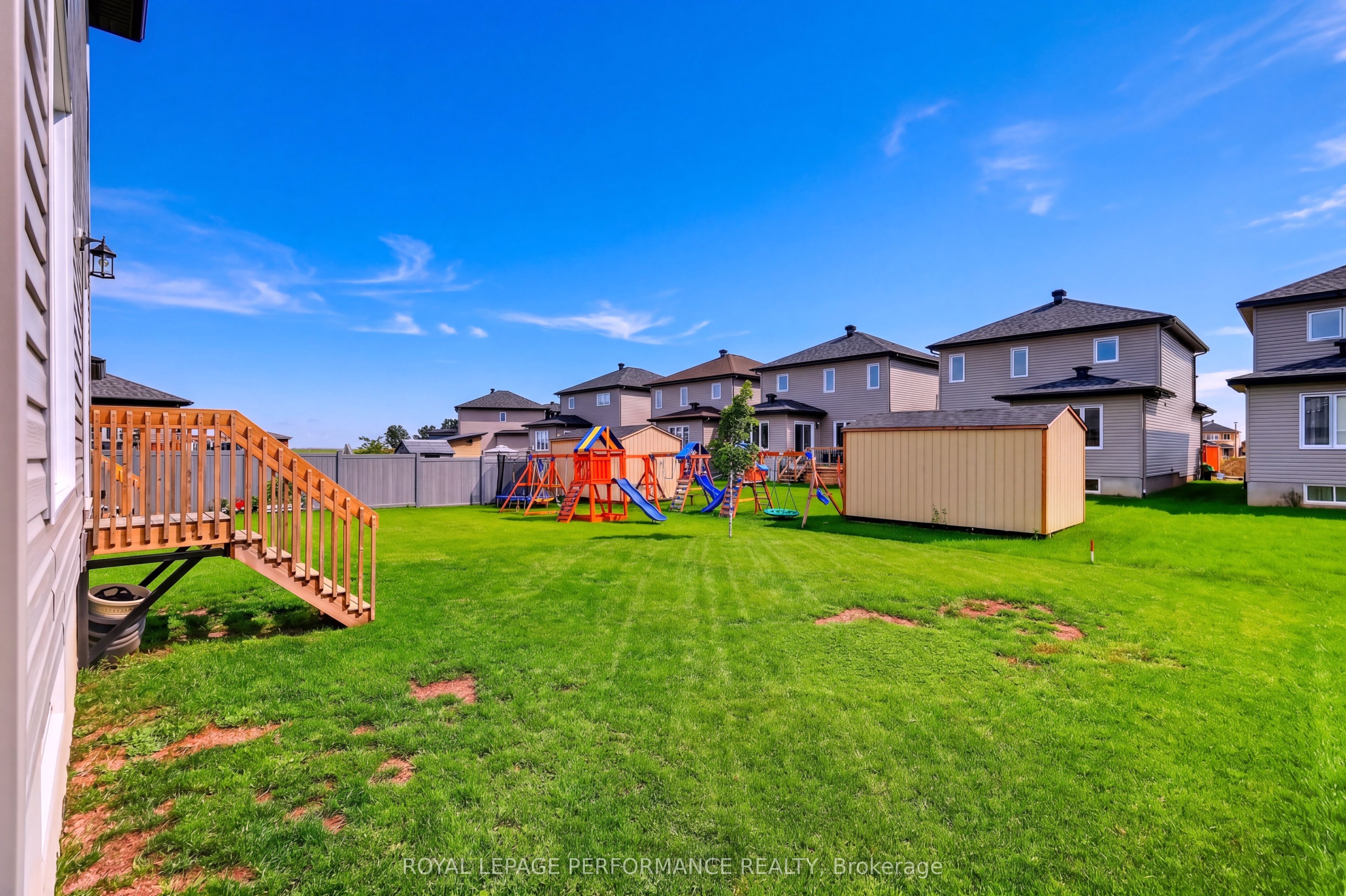 934 Chablis Crescent Property Photo 28