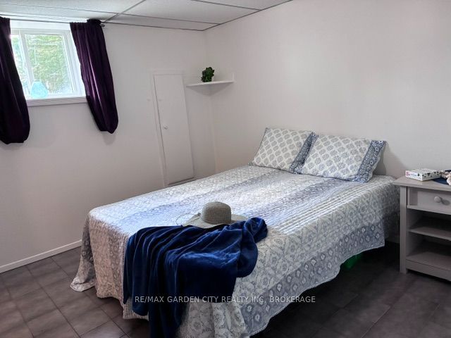 131 Lyons Avenue 5 Property Photo 3