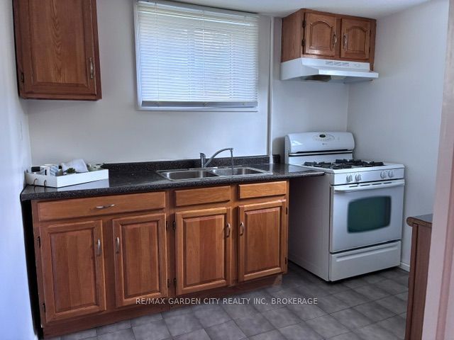 131 Lyons Avenue 5 Property Photo 6