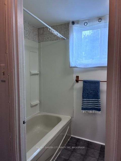 131 Lyons Avenue 5 Property Photo 8