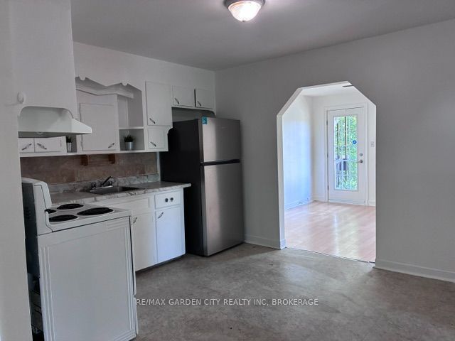 131 Lyons Avenue 1 Property Photo 2