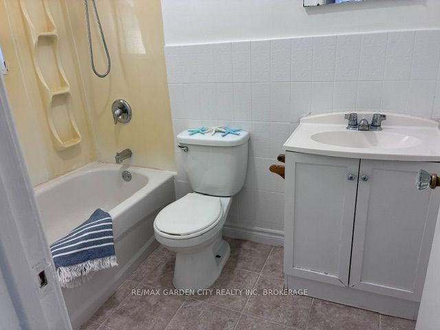 131 Lyons Avenue 1 Property Photo 8