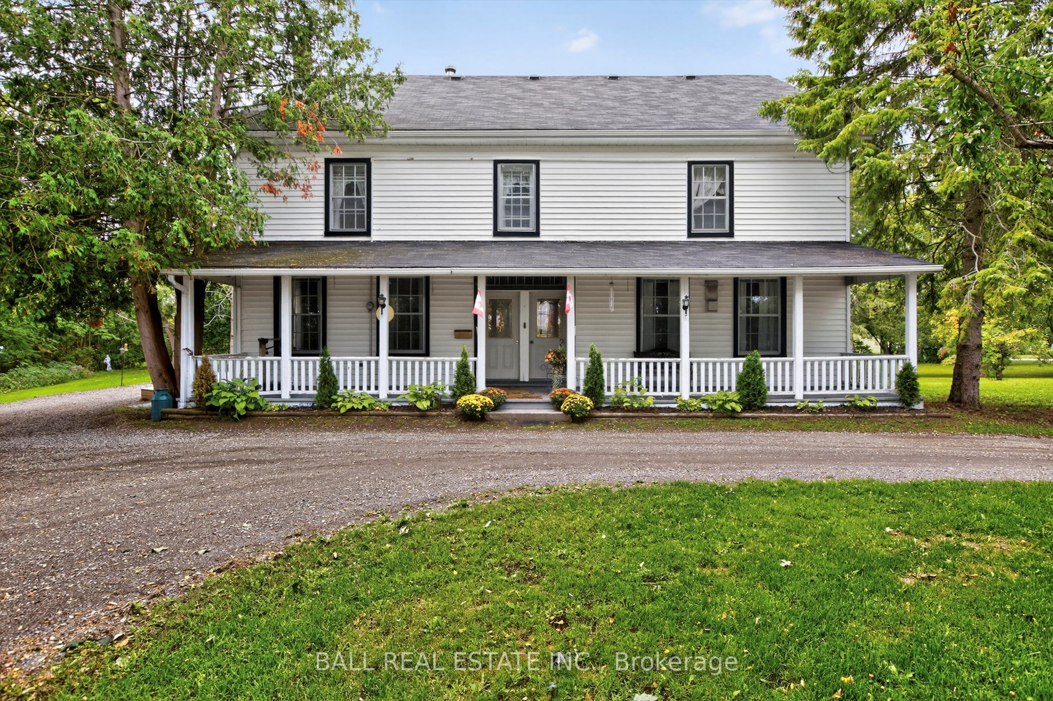 130 Front Street W Property Photo 1