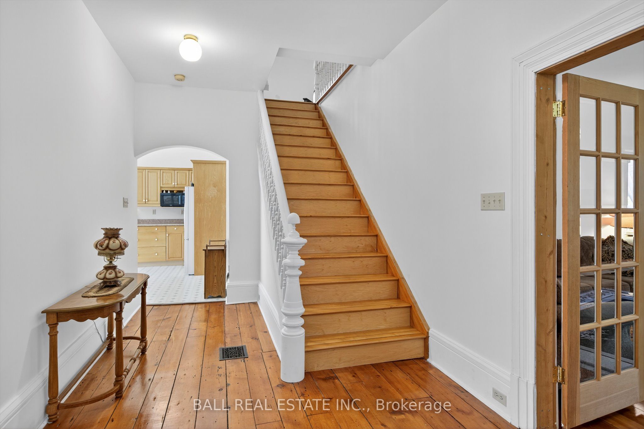 130 Front Street W Property Photo 16